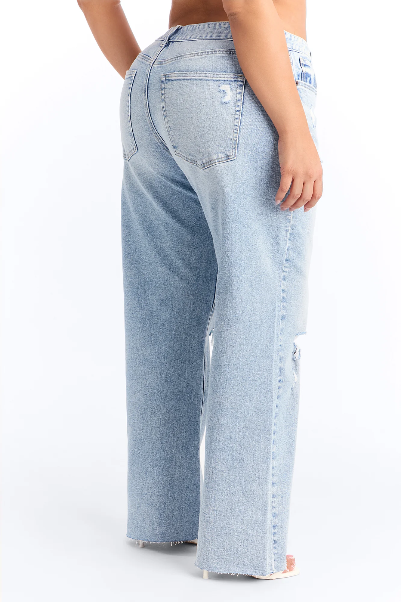 90s Classic Mid Rise Ripped Stretch Straight Leg Jeans - Light Wash - Image 7