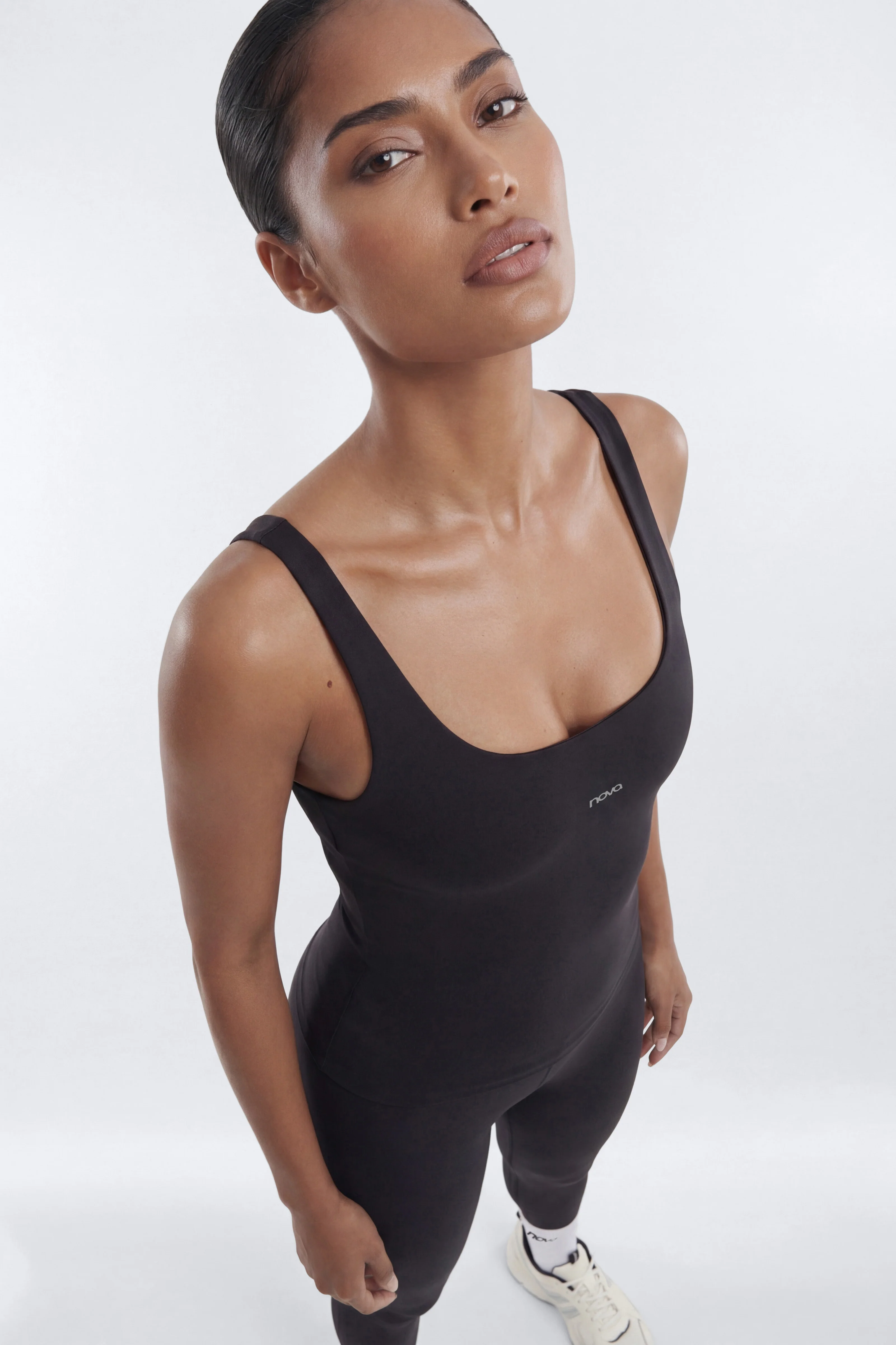 AirSculpt™ Sports Tank Top - Black - Image 2