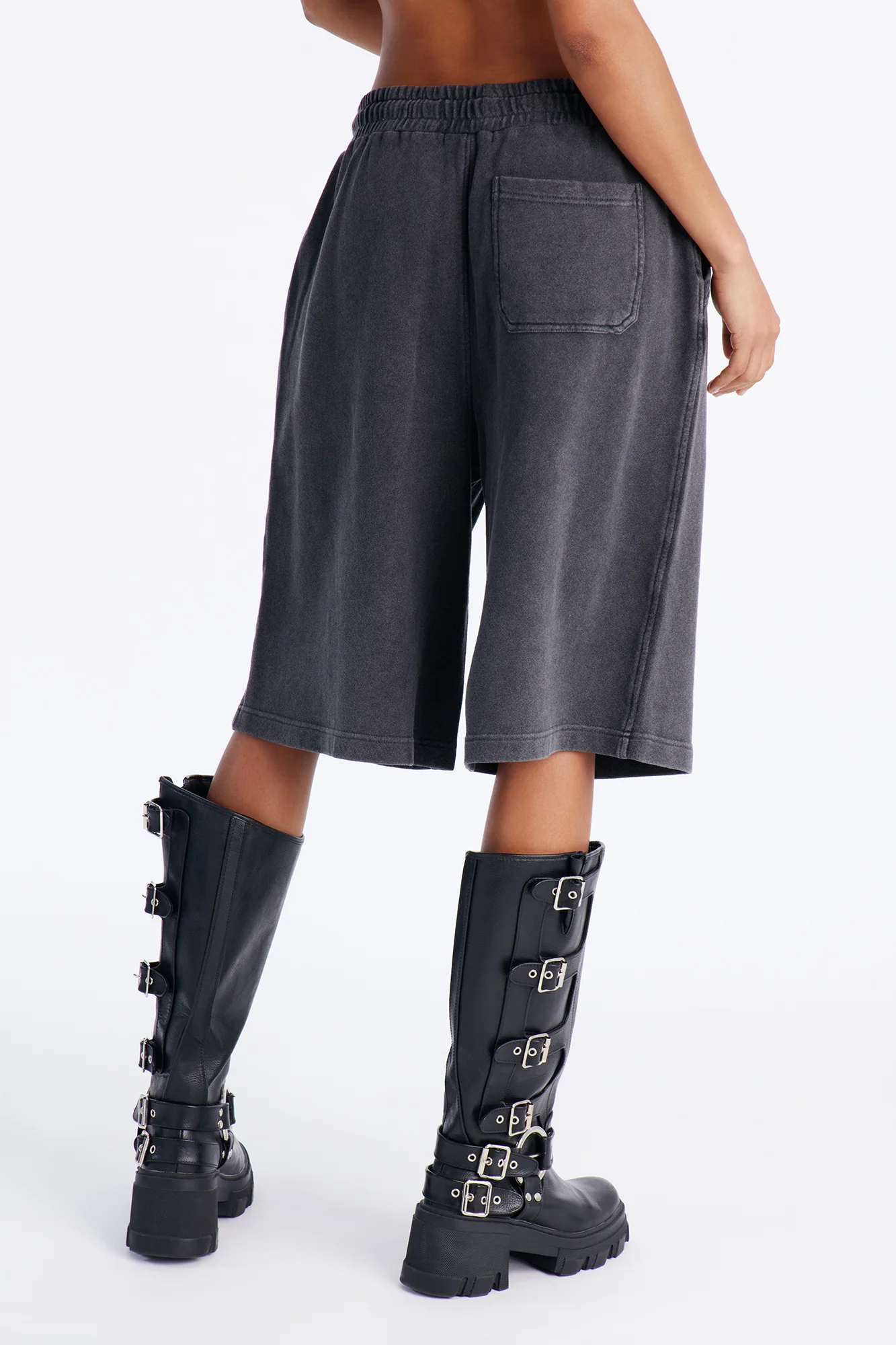 Angie Washed Sweatshorts - Black - Image 3