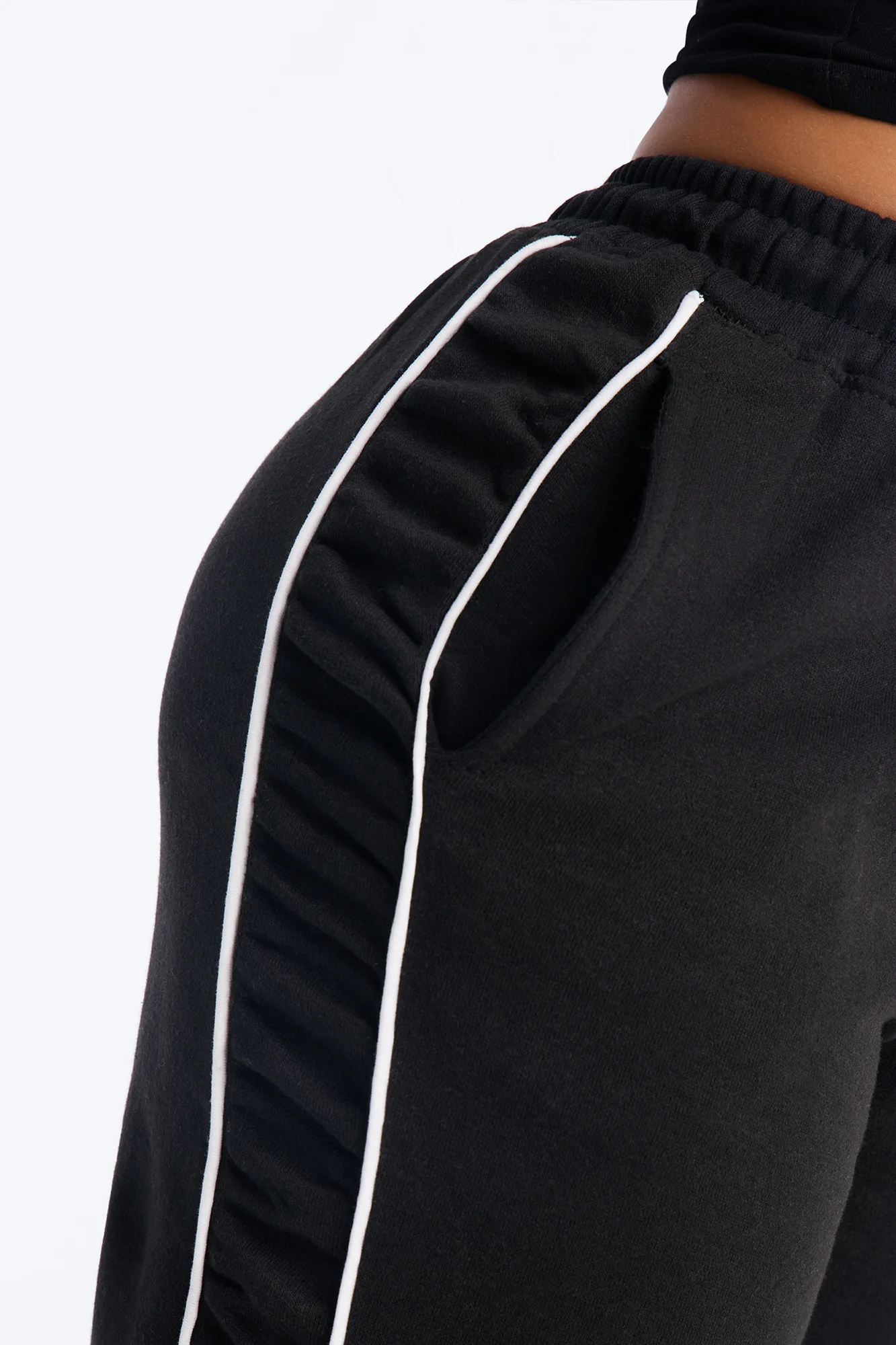 Ari Ruched Wide Leg Fleece Pant - Black - Image 3