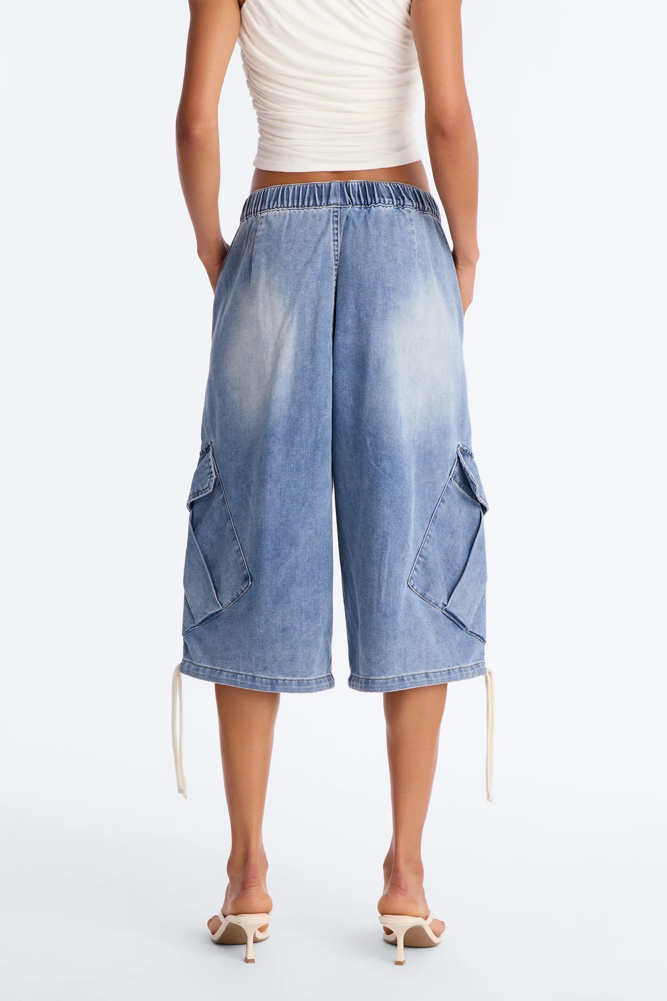 Aruba Pull On Cargo Denim Jorts - Light Wash - Image 4