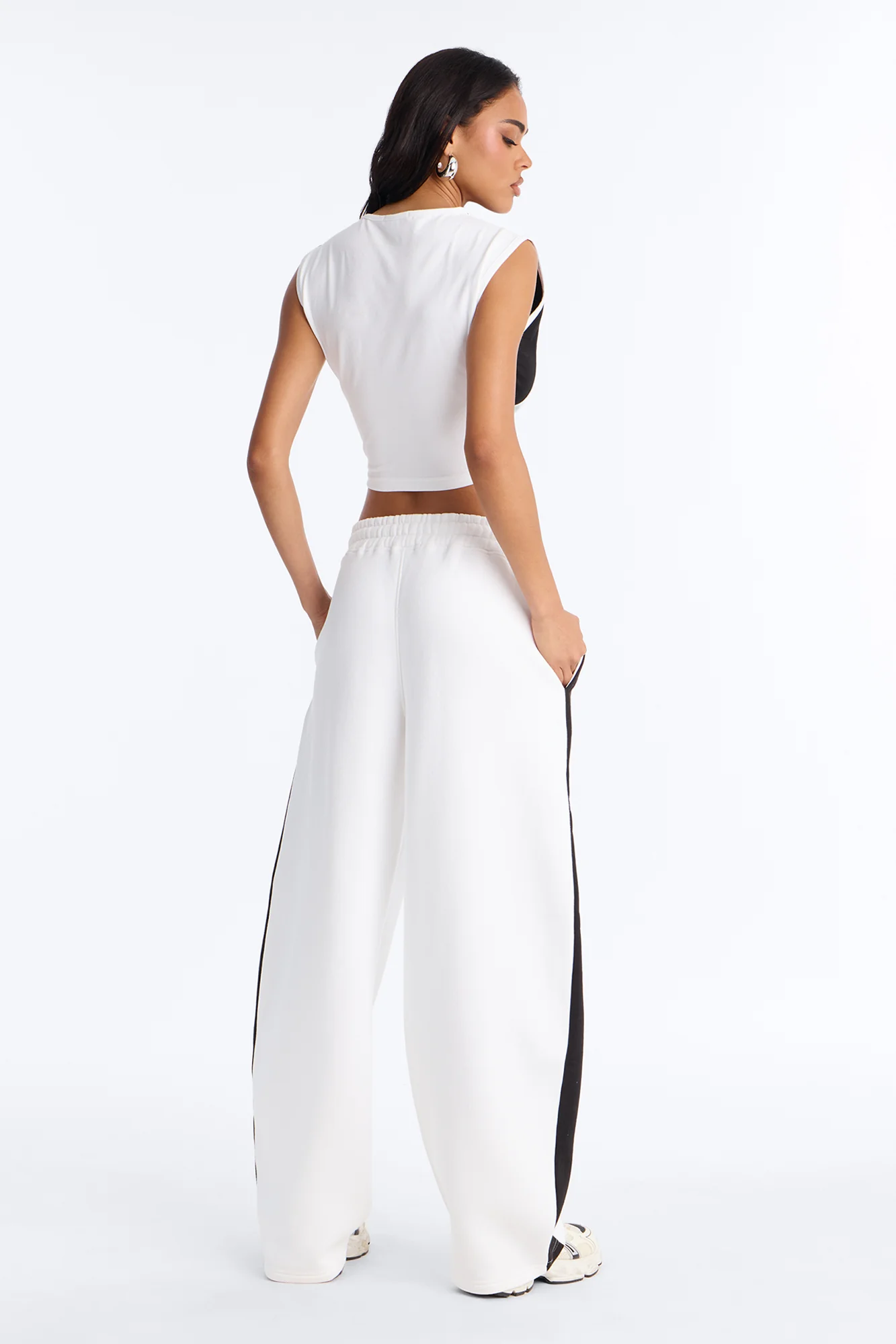 Athleisure Day Fleece Barrel Leg Pant Set - White/Black - Image 5