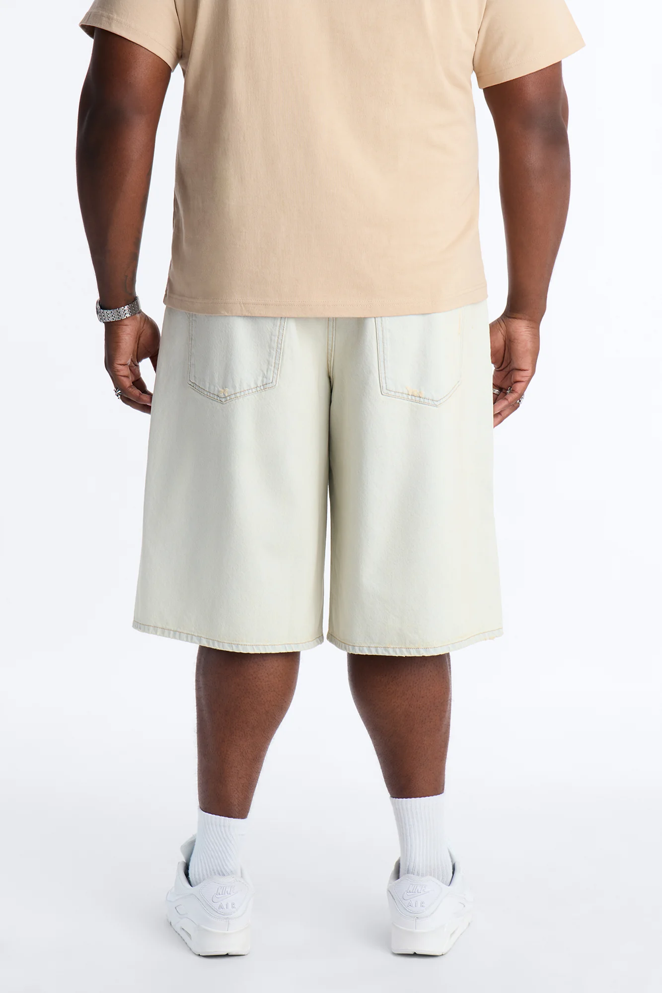 Baggy Arctic Denim Short - Light Wash - Image 10