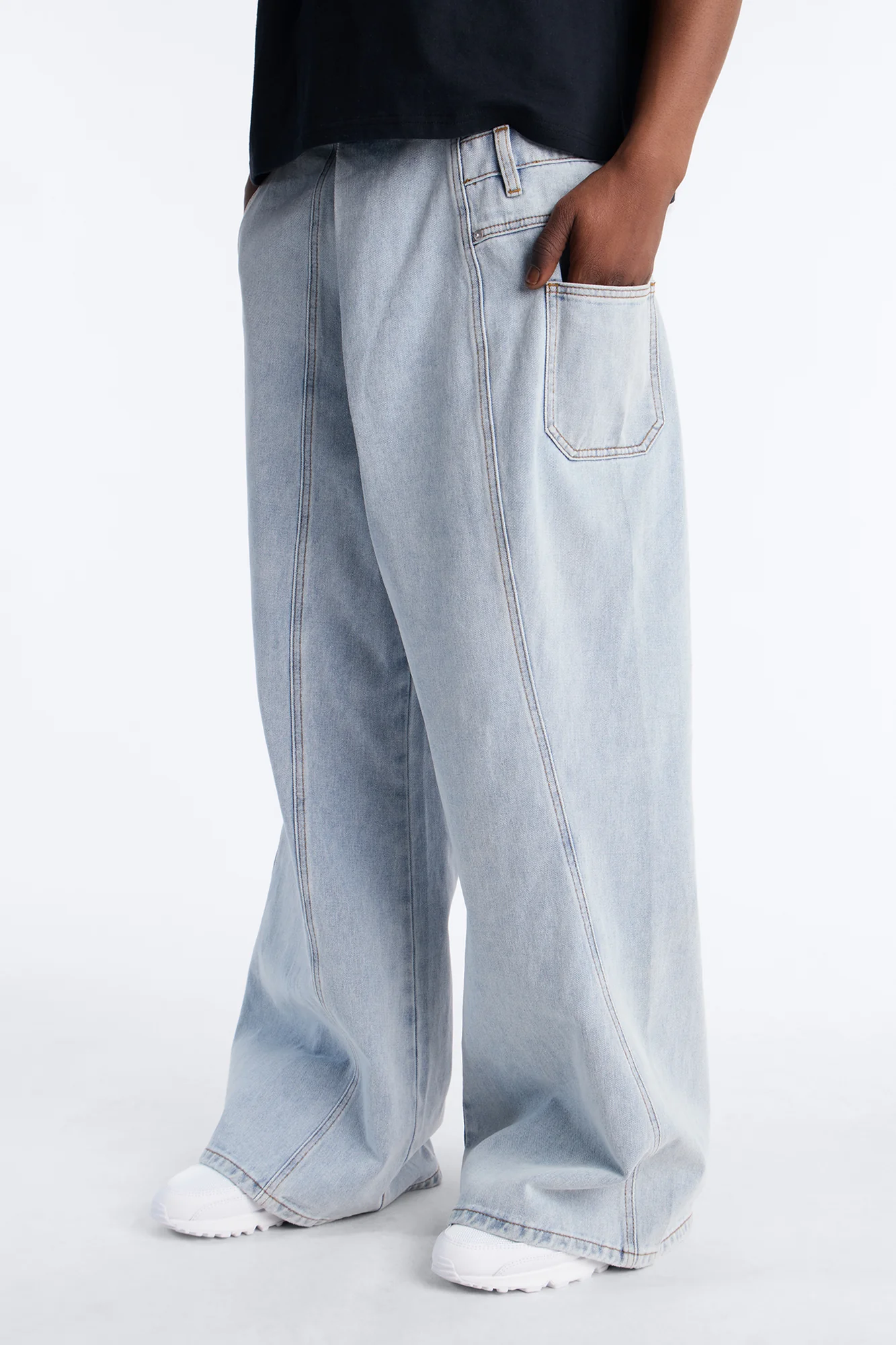 Baggy Crossover Come Again Jean - Light Wash - Image 3