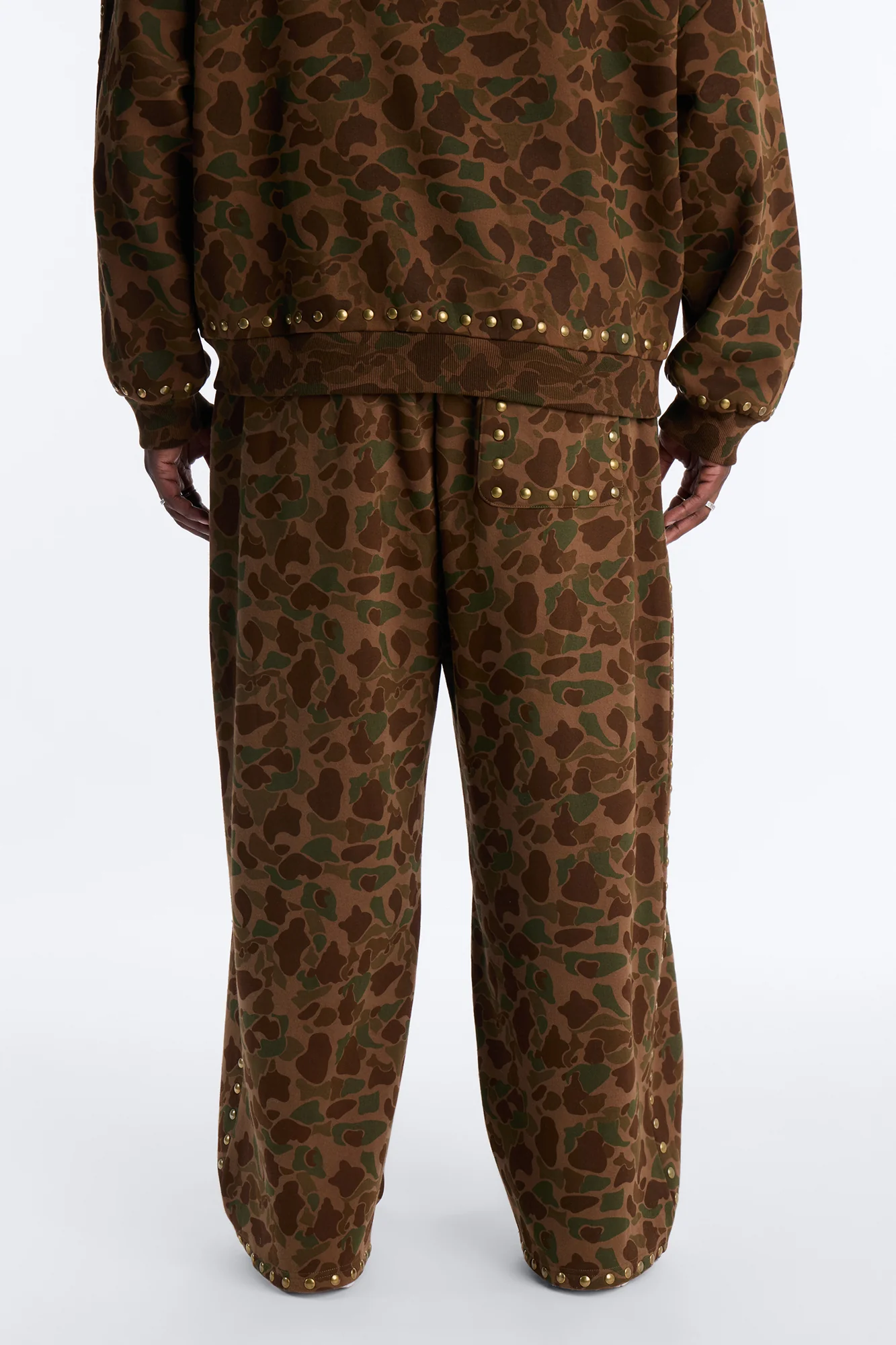 Baggy Frontline Studded Camo Sweatpants - Camouflage - Image 10