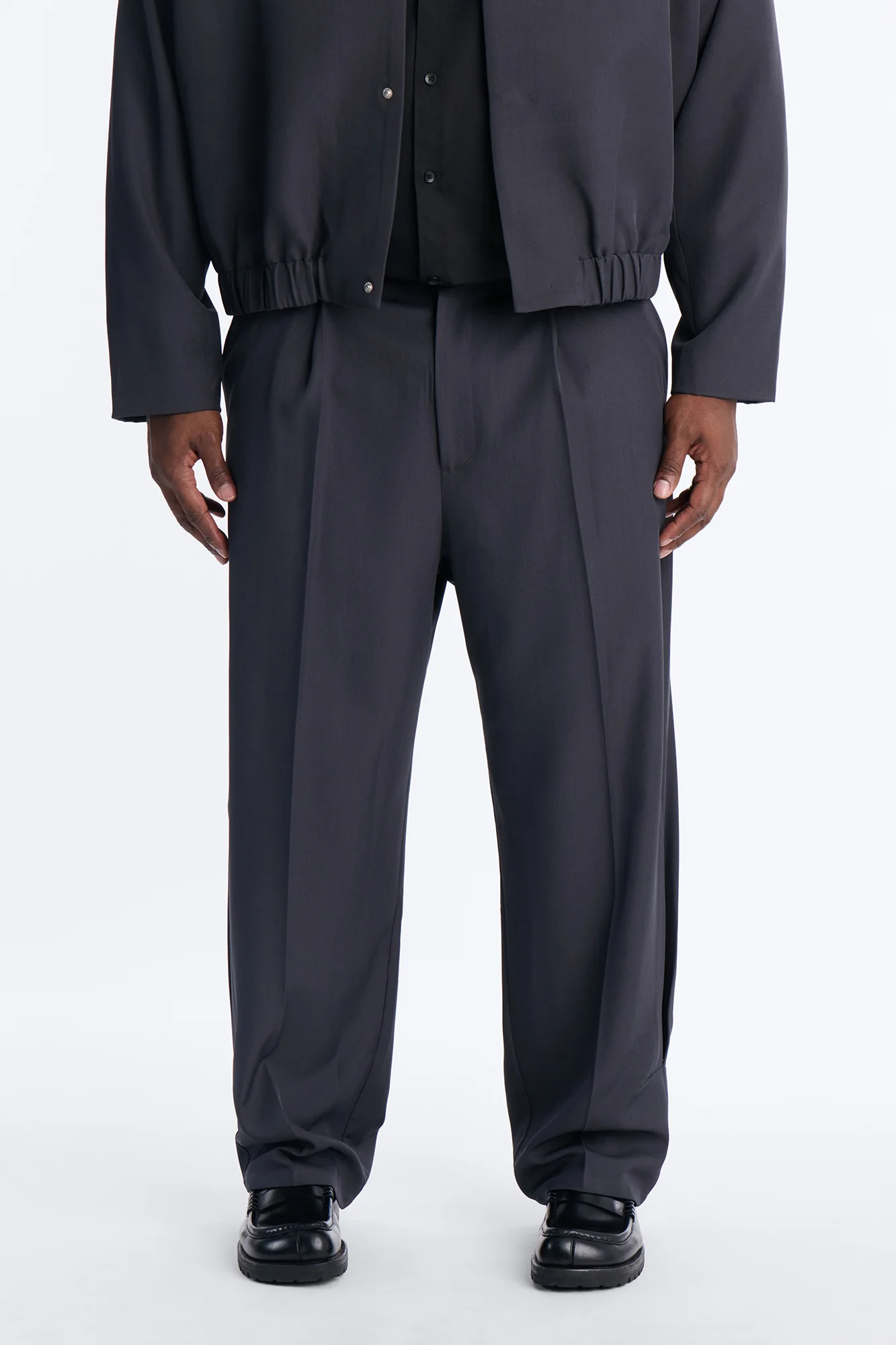 Baggy Inverted Details Indent Pleated Trouser - Grey - Image 4