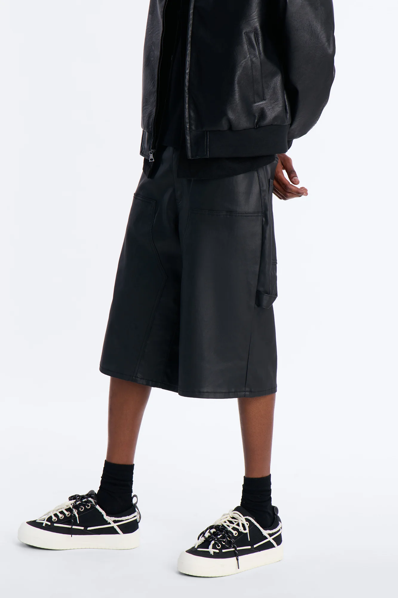 Baggy Liquid Coated Waxed Short - Black