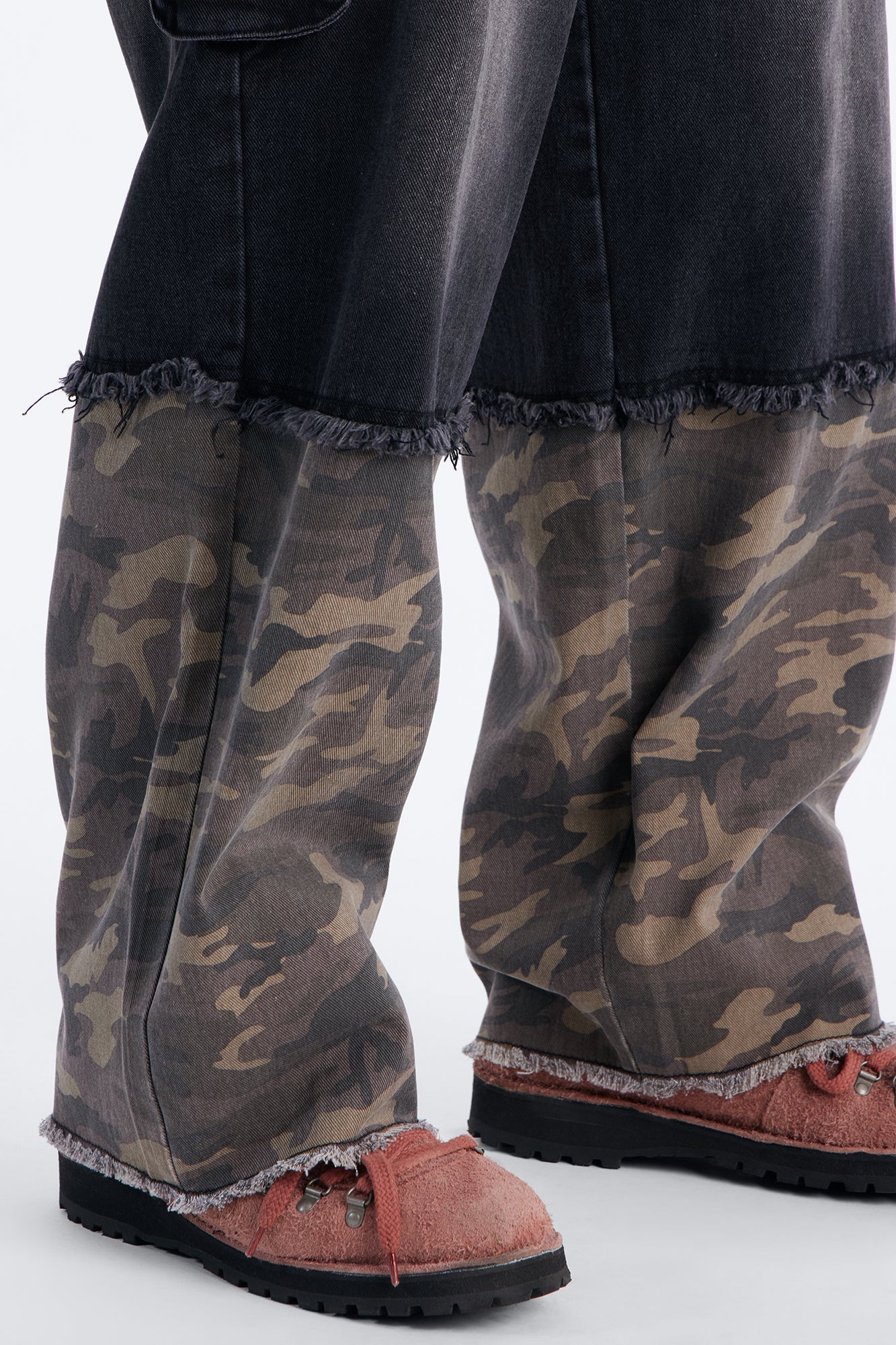 Baggy Safari Split Cargo Jean - Black Wash - Image 4