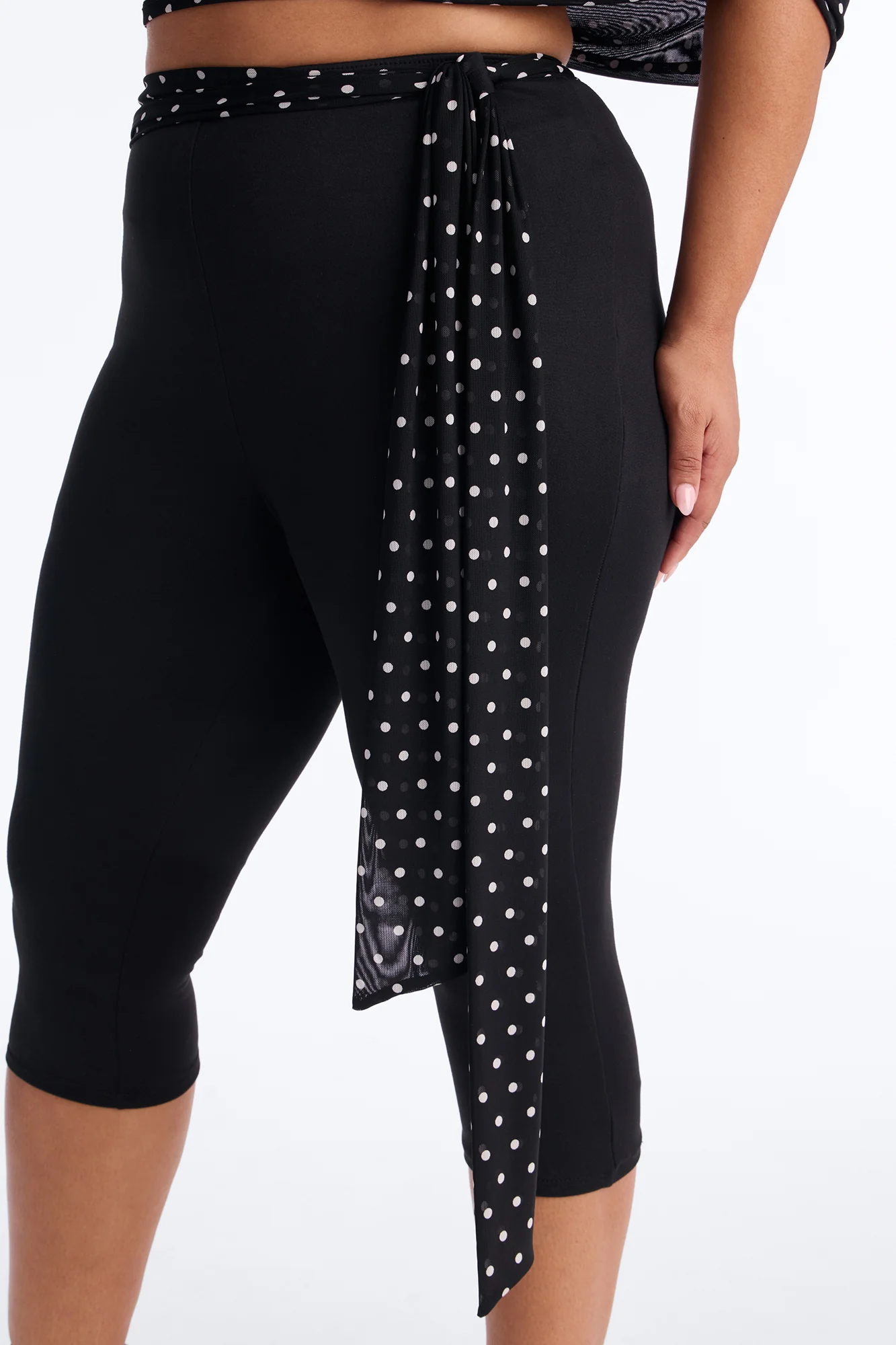 Bailey Off Shoulder Polka Dot Capri Set - Black/White - Image 7