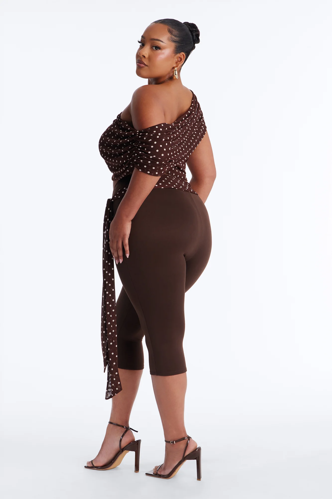 Bailey Off Shoulder Polka Dot Capri Set - Brown/combo - Image 9