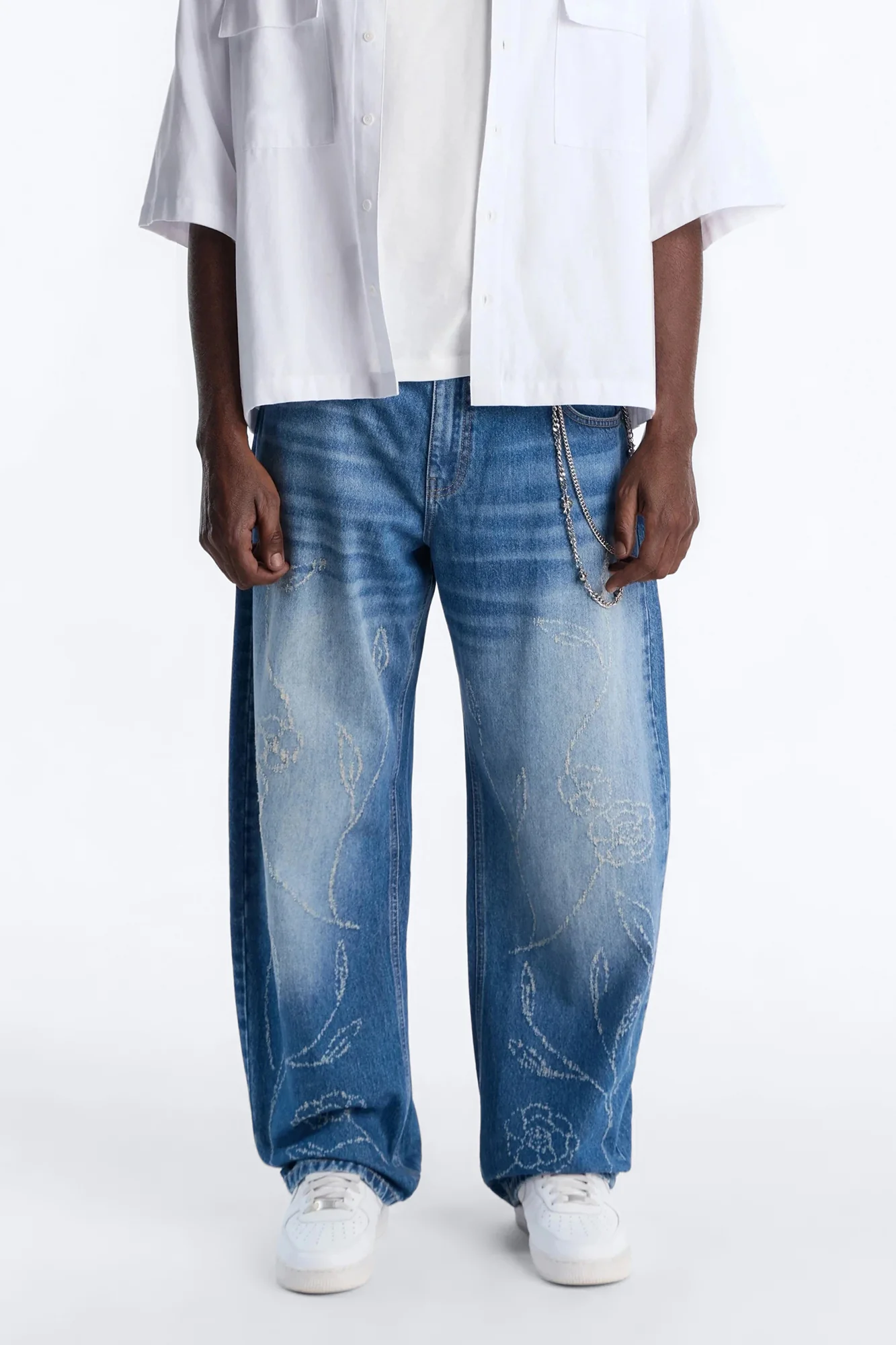 Barrel Etched Floral Jean - Medium Blue Wash
