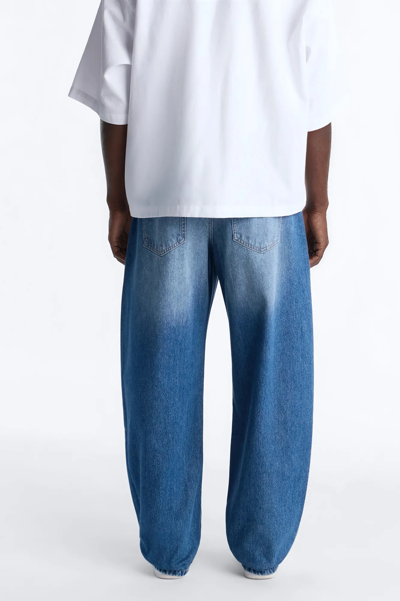 Barrel Etched Floral Jean - Medium Blue Wash - Image 4