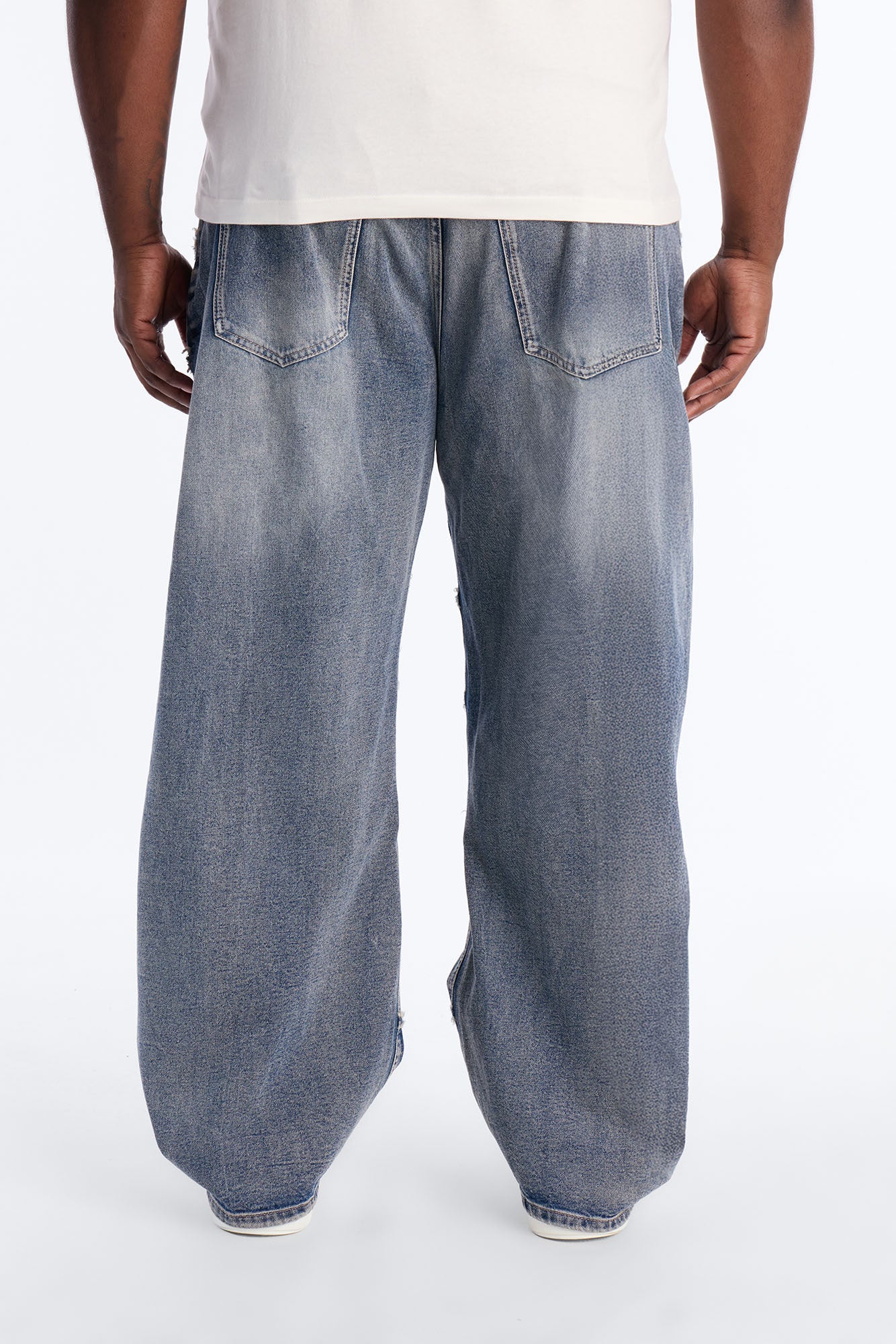 Barrel Slanted Fray Jean - Medium Blue Wash - Image 9