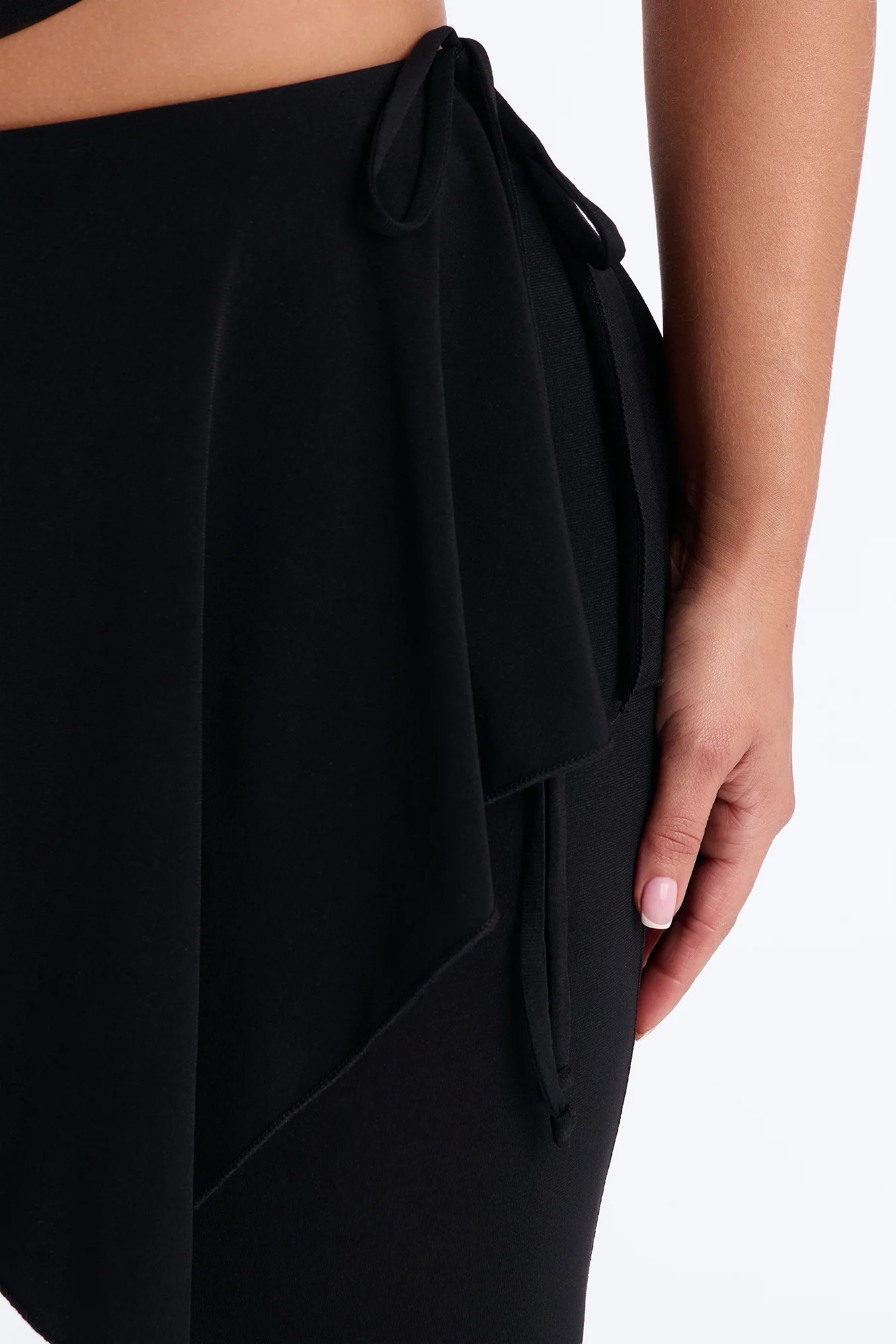 Bella Low Rise Skirted Capri Legging - Black - Image 3