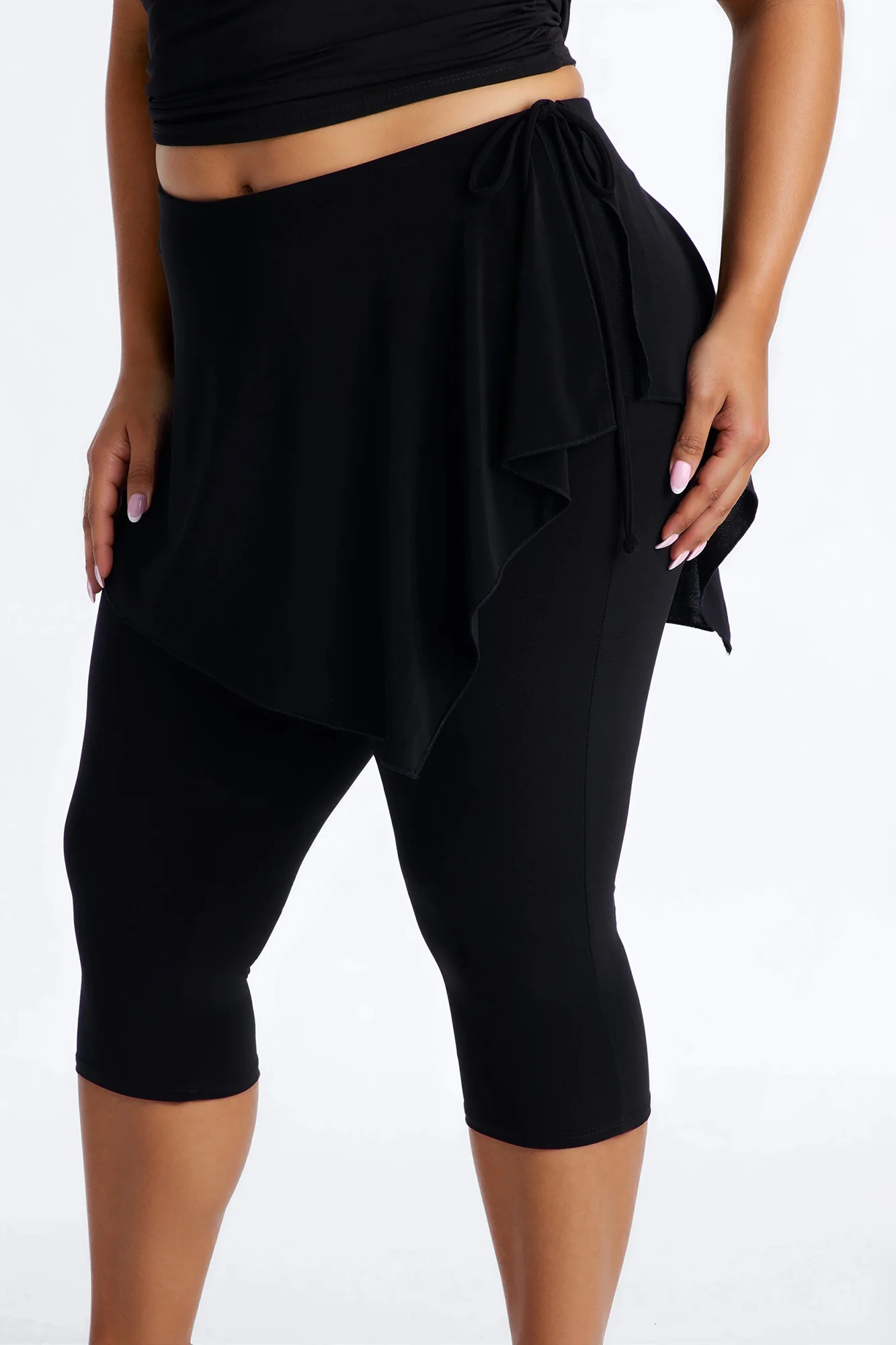 Bella Low Rise Skirted Capri Legging - Black - Image 7