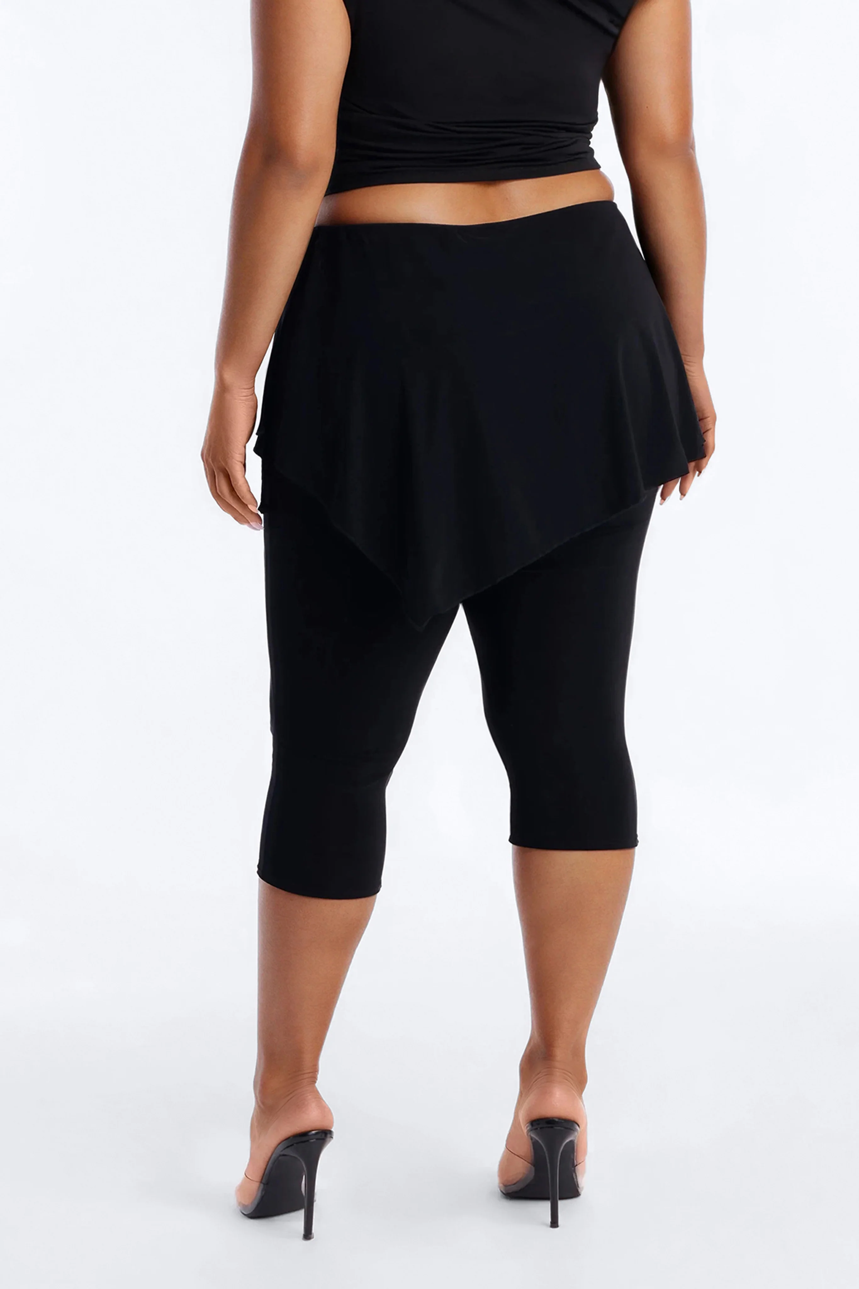 Bella Low Rise Skirted Capri Legging - Black - Image 8