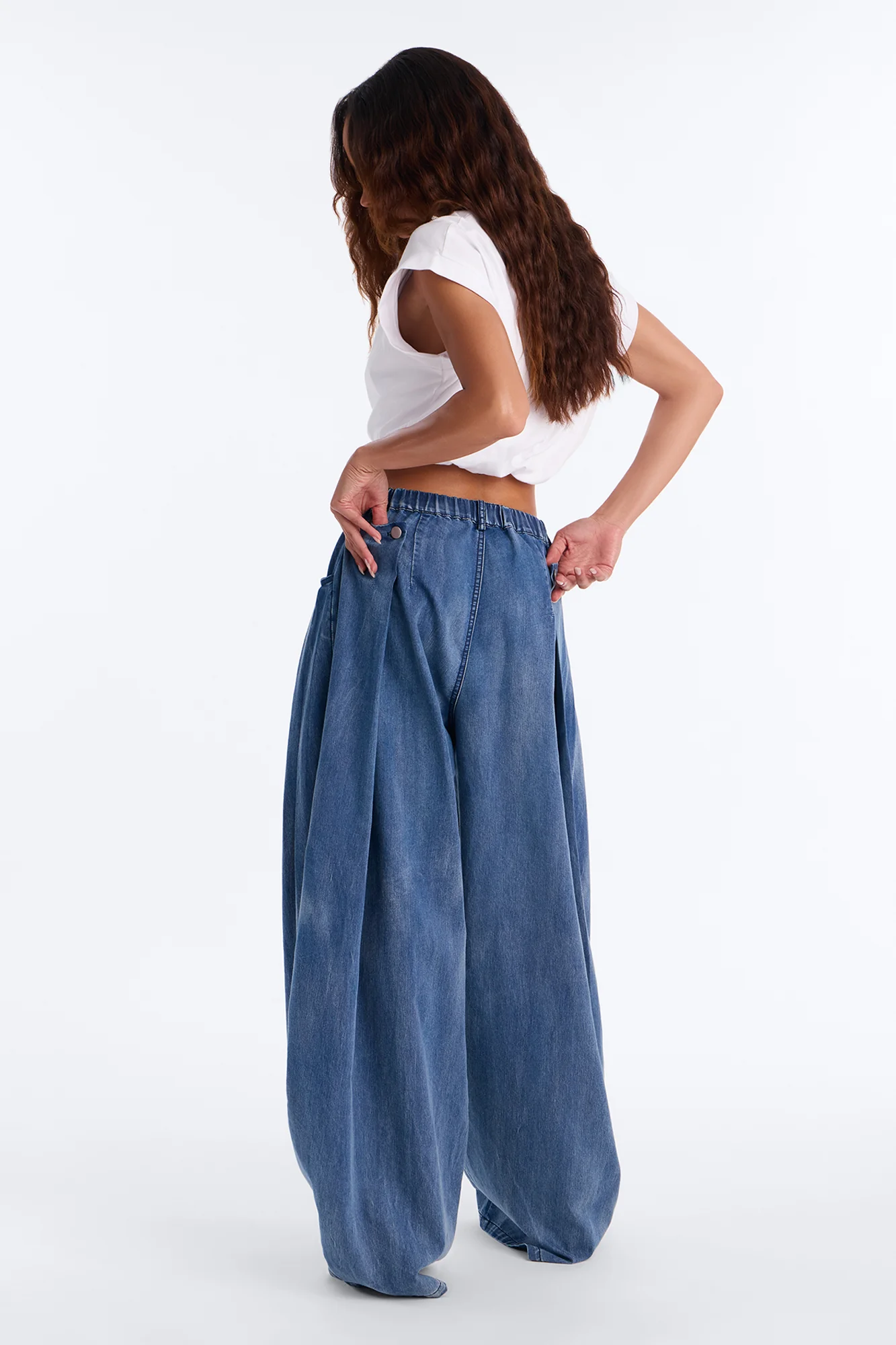 Blair Barrel Leg Pleated Pant - Medium Wash - Image 4