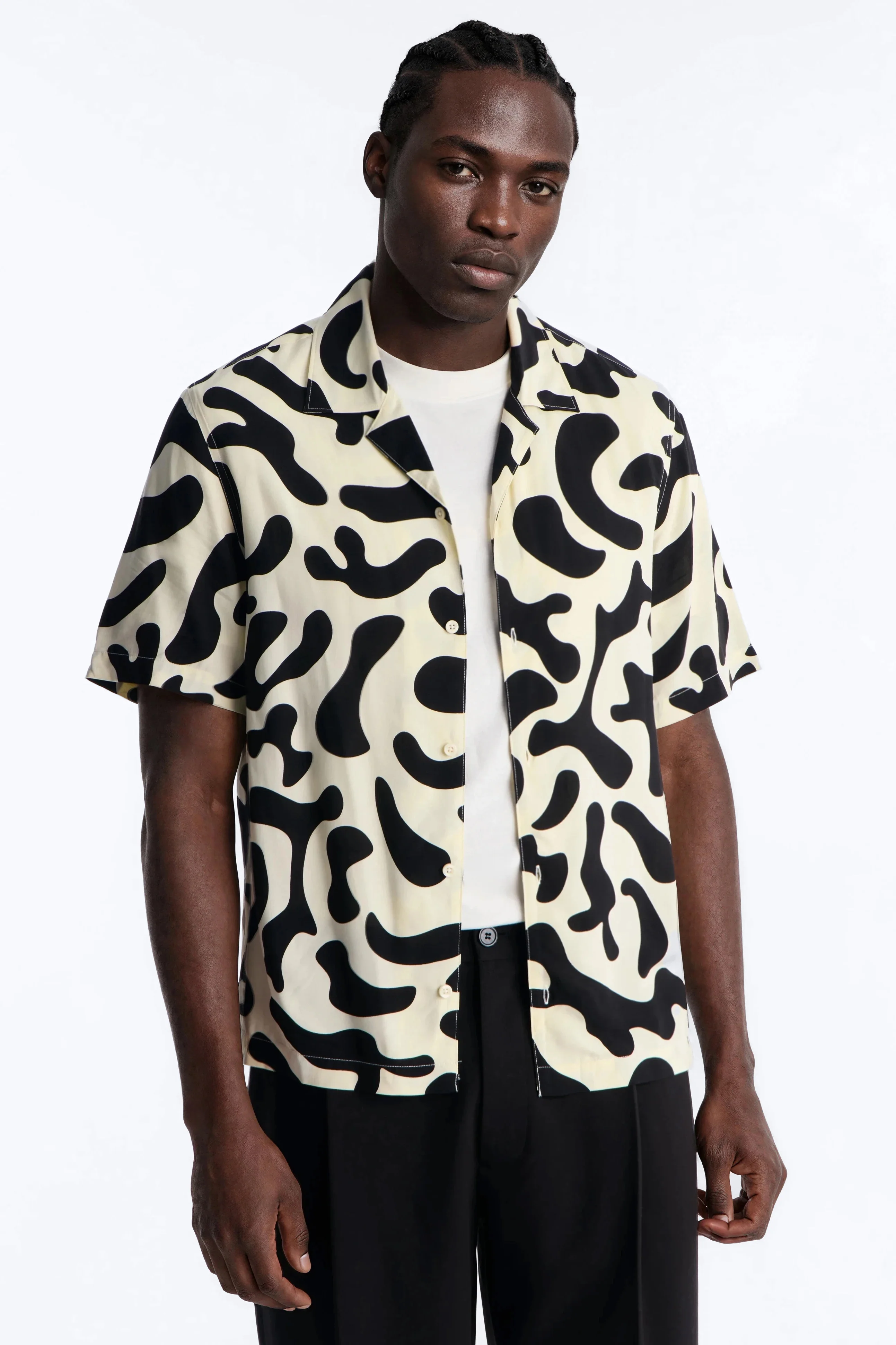 Bold Metric Cuban Shirt - Black