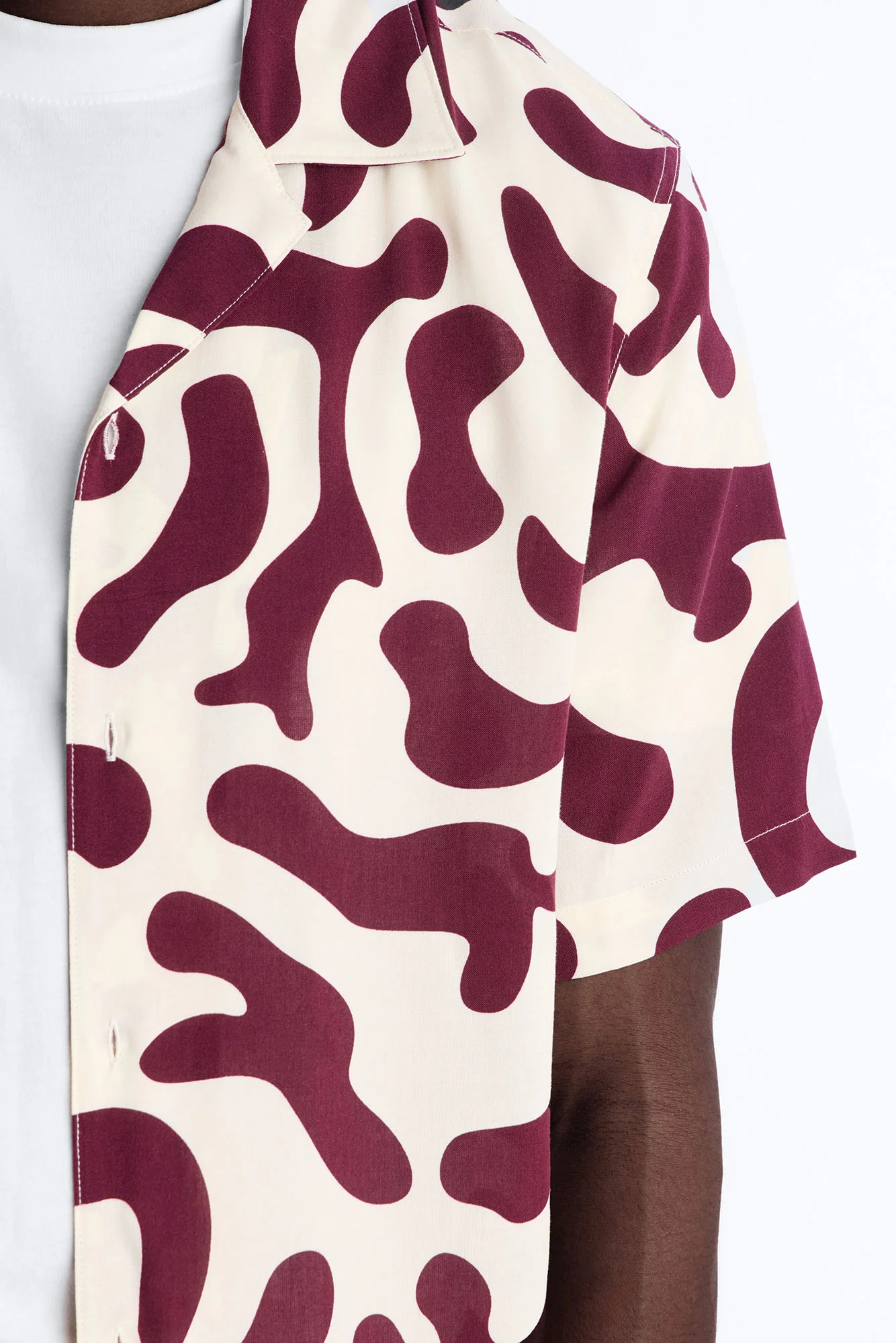 Bold Metric Cuban Shirt - Burgundy - Image 3