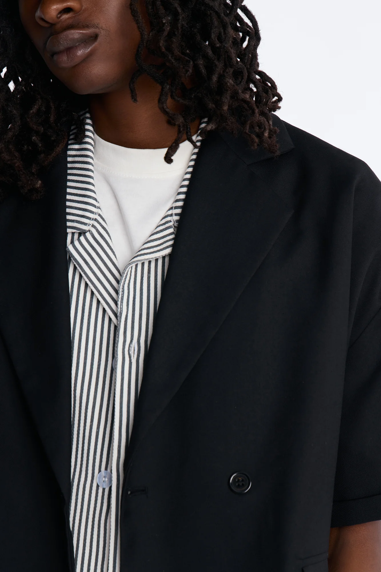 Boxy Cropped Icon Quad Button Shirt Blazer - Black - Image 3