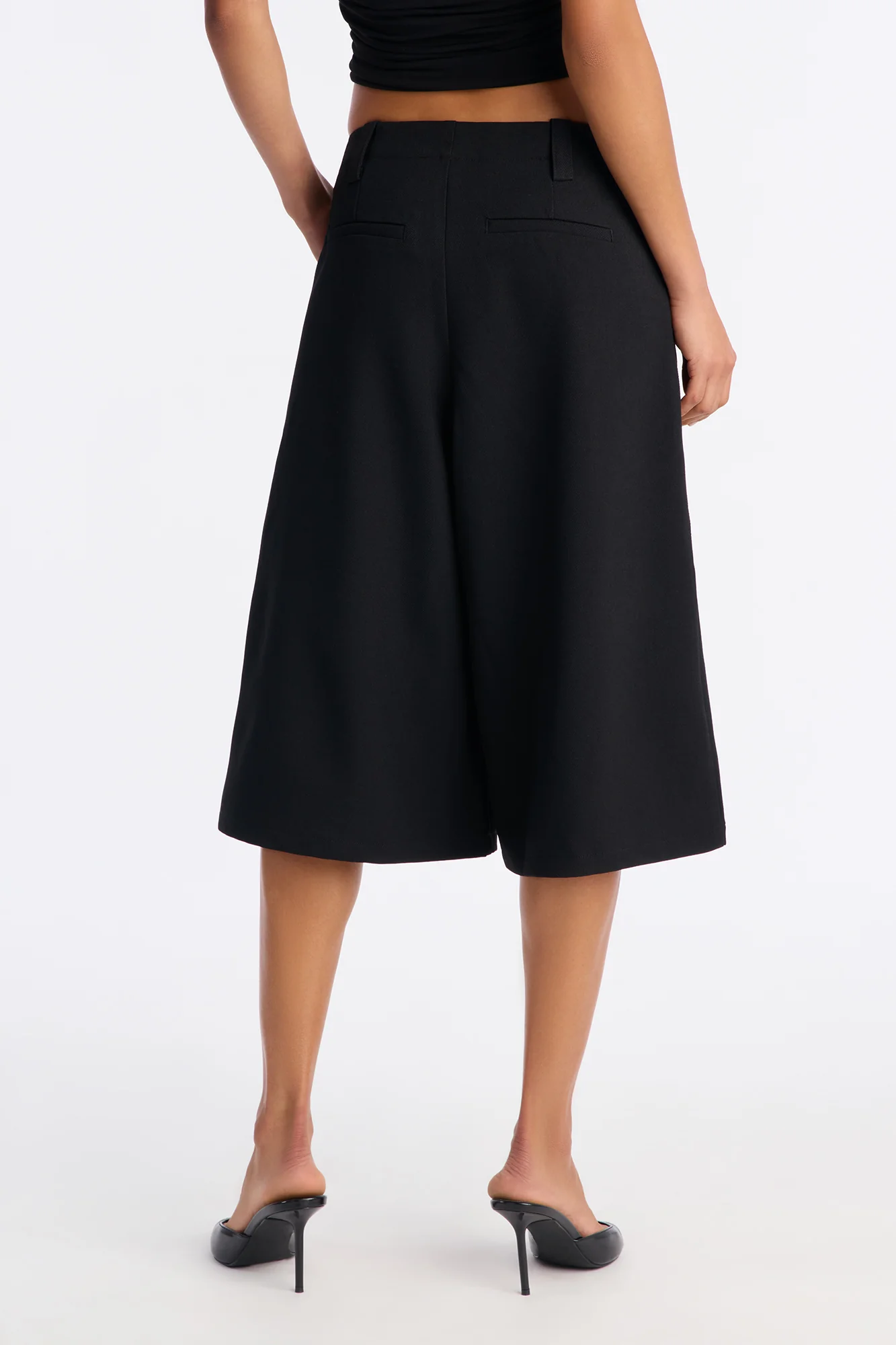 Business As Usual Belted Crepe Bermuda Short 9″ - Black - Image 3