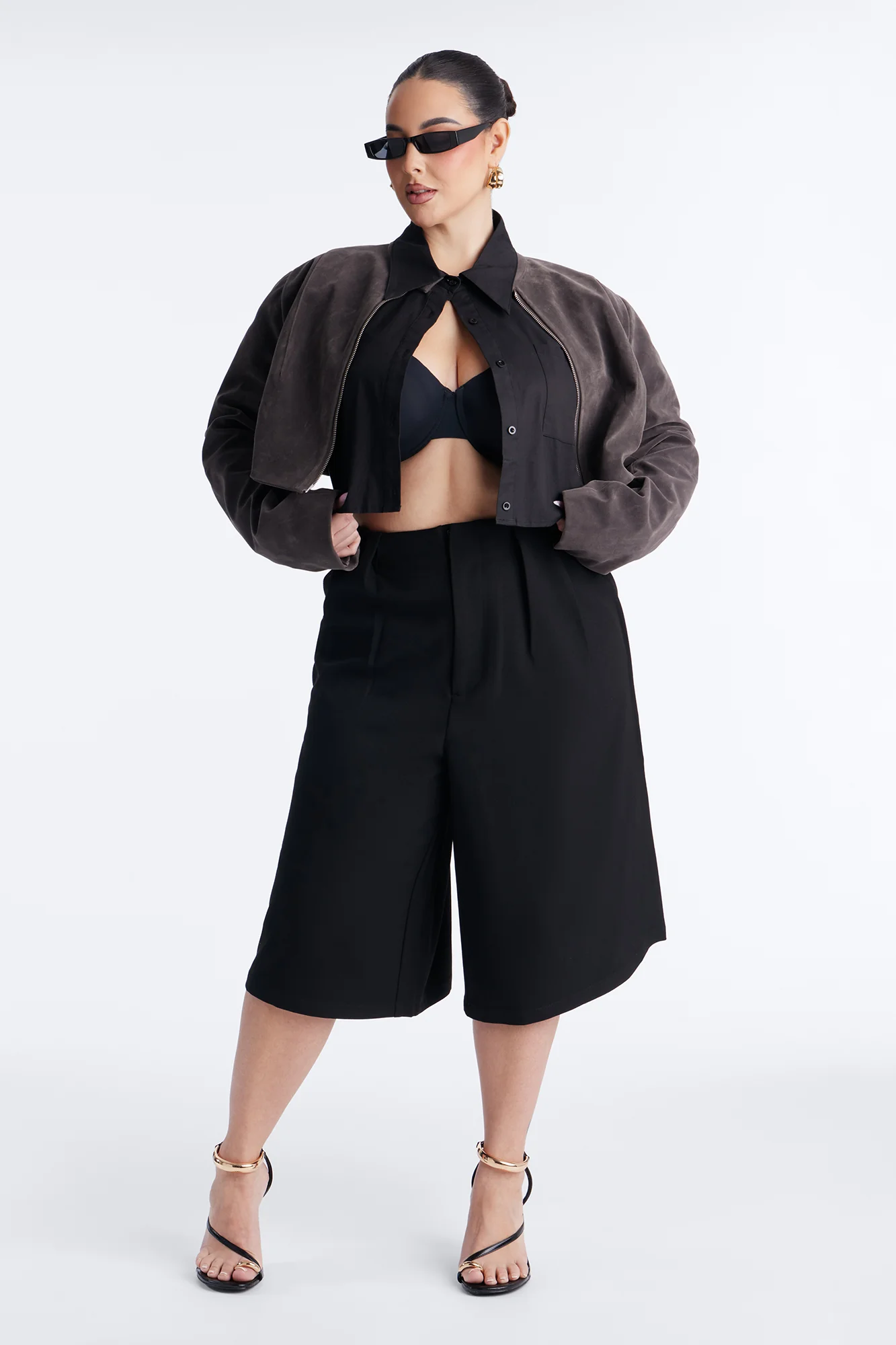 Business As Usual Belted Crepe Bermuda Short 9″ - Black - Image 4