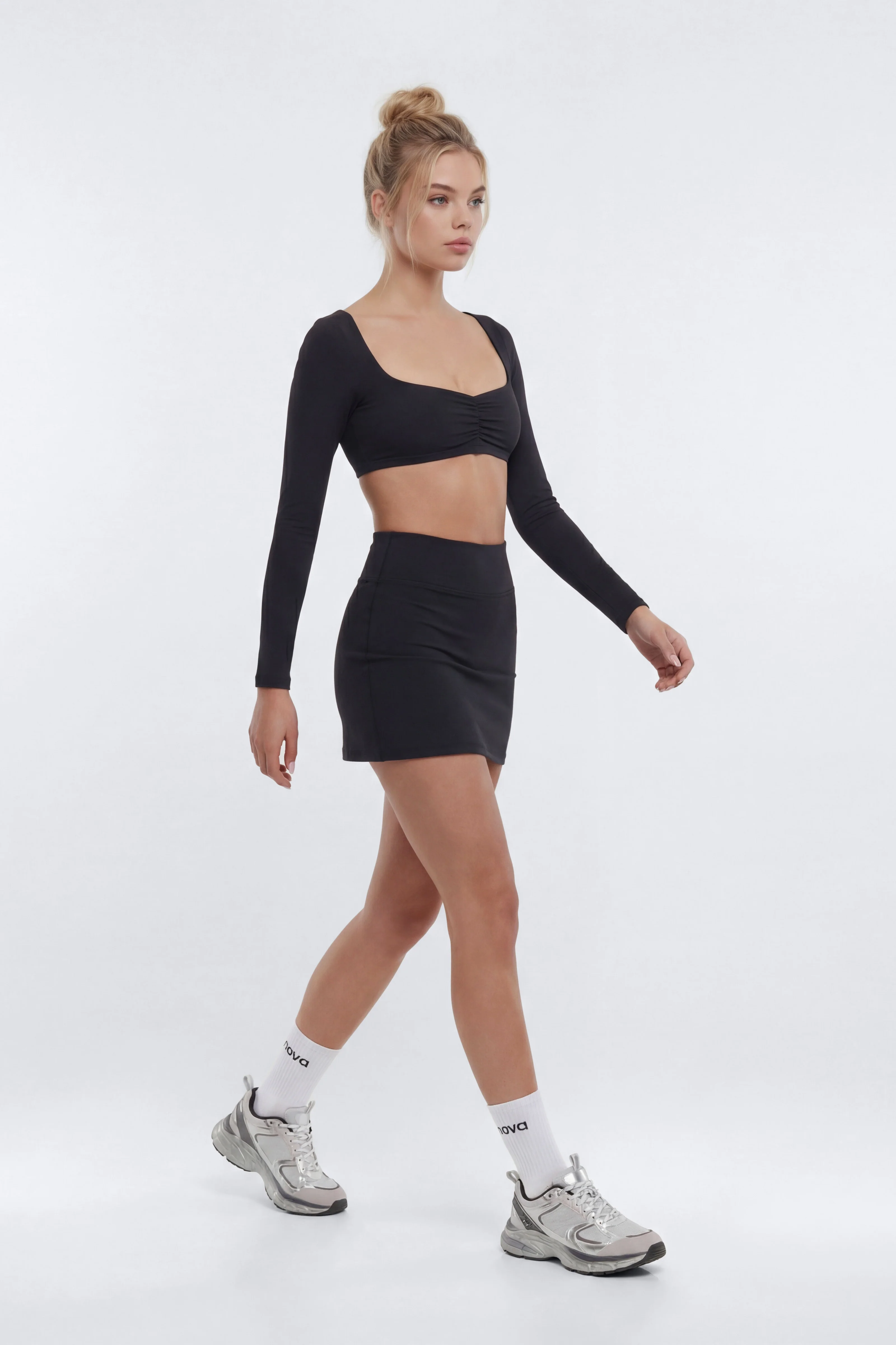 ButterSoft™ Long Sleeve Super Crop Sports Top - Black - Image 2