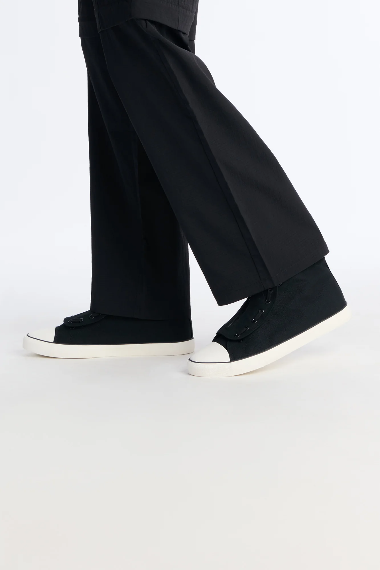 Canvas Mid Top Lace Up Sneaker - Black - Image 3