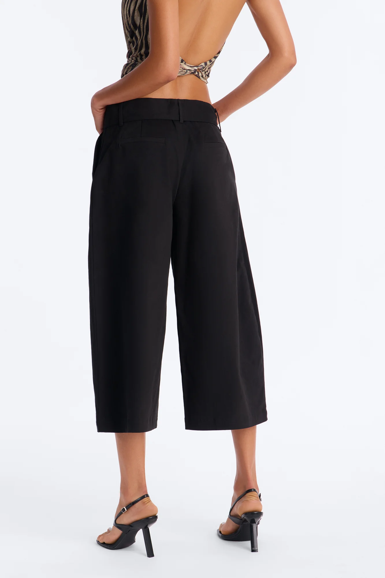 Charity Mid Rise Culotte Barrel Leg Pant - Black - Image 4