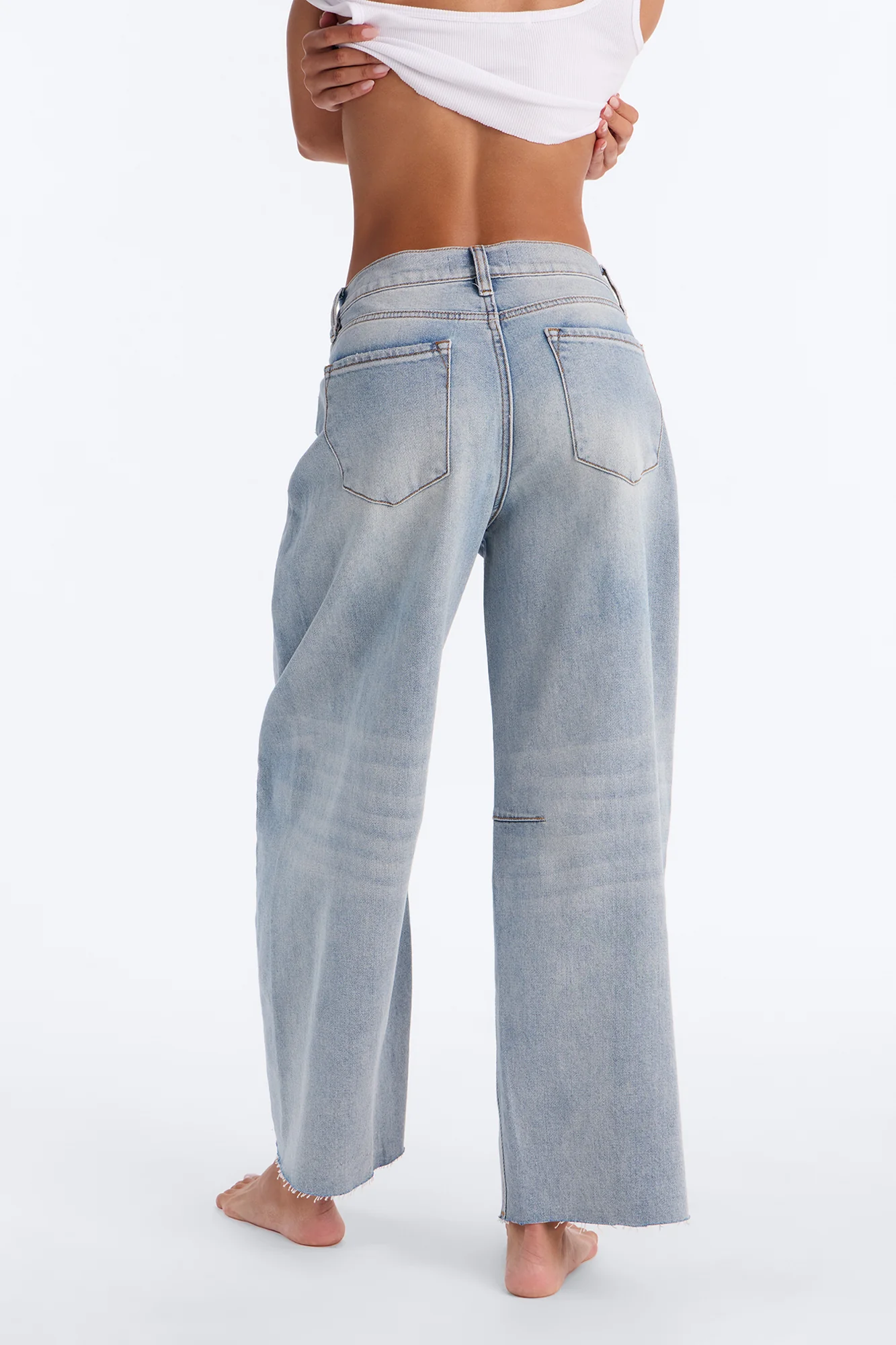 Check It Out Fray Hem Wide Leg Jeans - Light Wash - Image 4