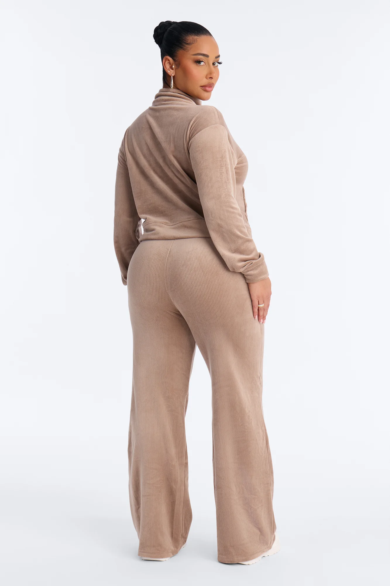 Chill Status Velour Pant Set - Taupe - Image 4