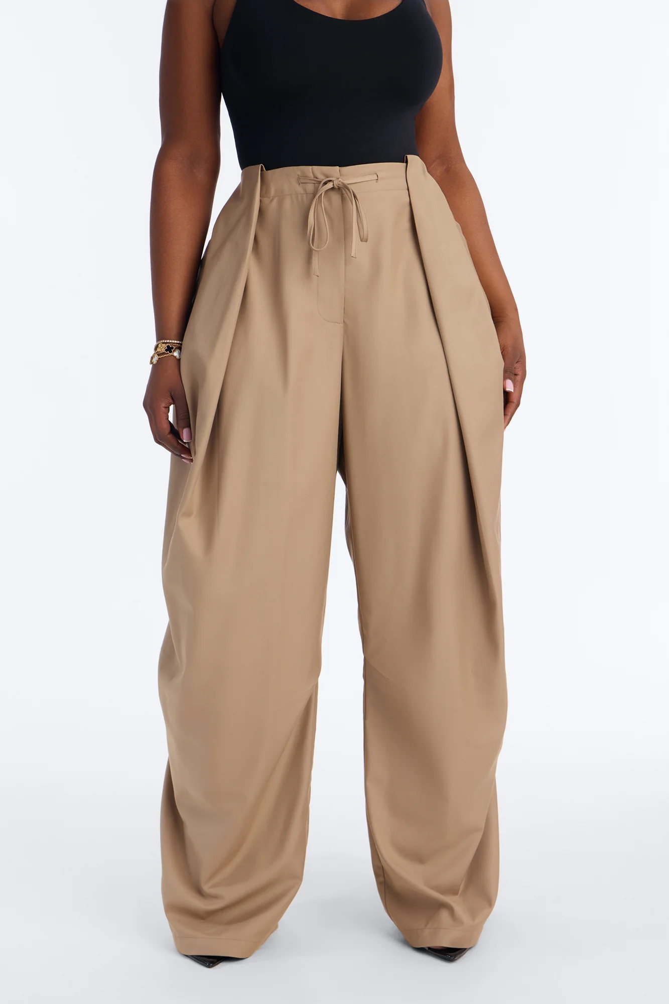 Chloe Wide Leg Stacked Pleated Trouser - Khaki - Image 2