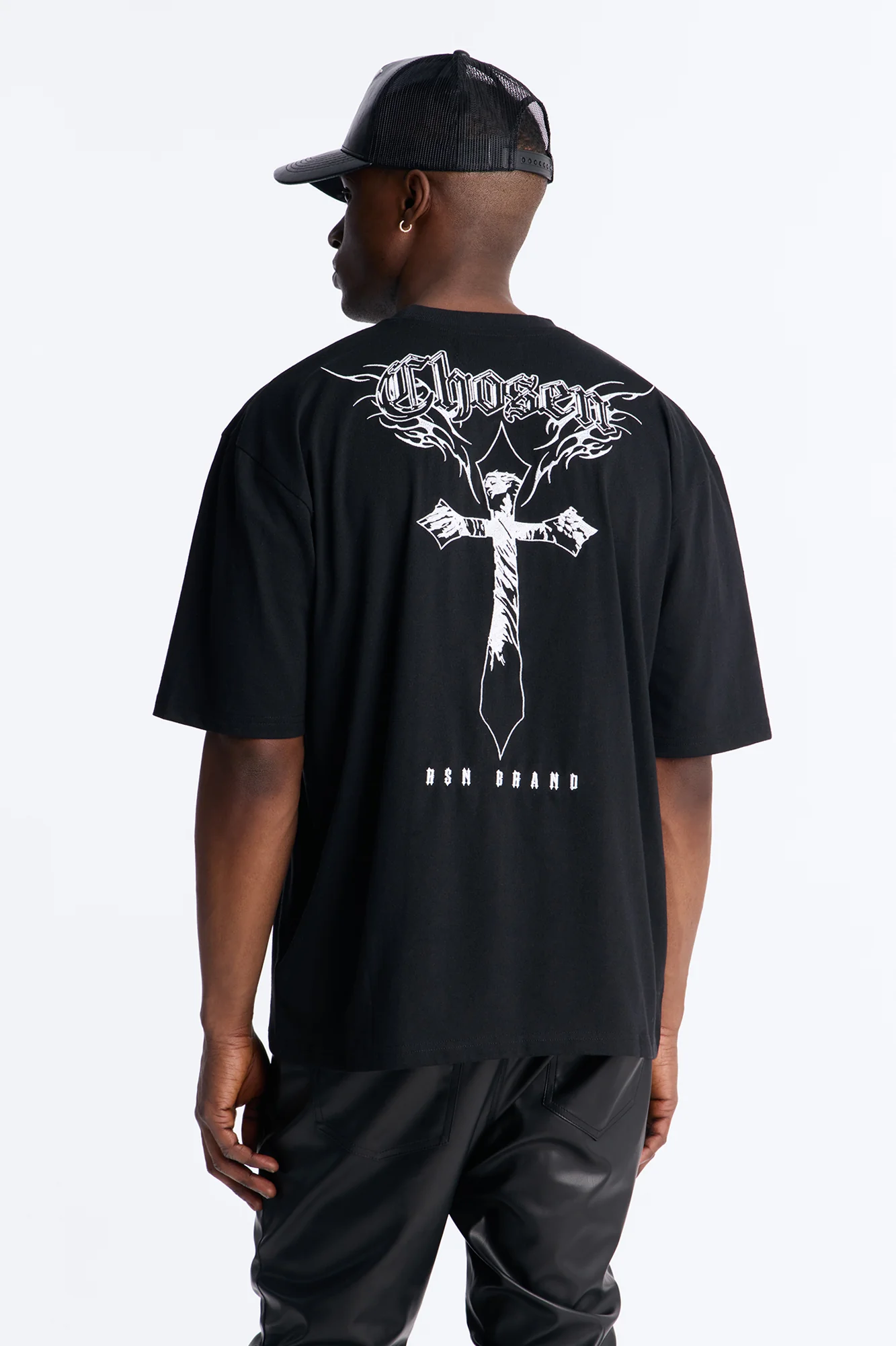 Chosen Cross Embroidery Short Sleeve Tee - Black - Image 4