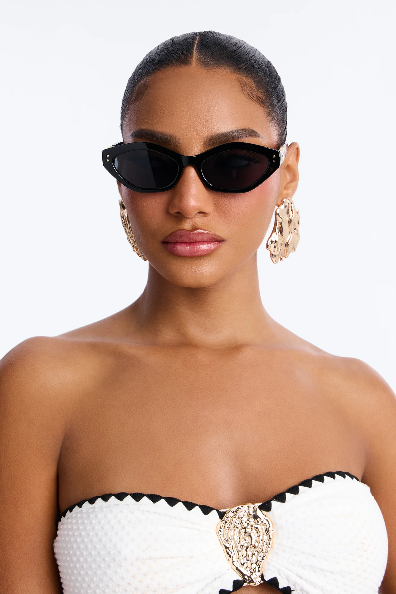Classy Act Cat Eye Sunglasses - Black - Image 2