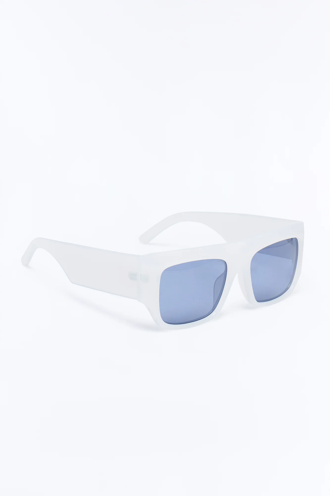 Cloud Kiss Sunglasses - White - Image 4
