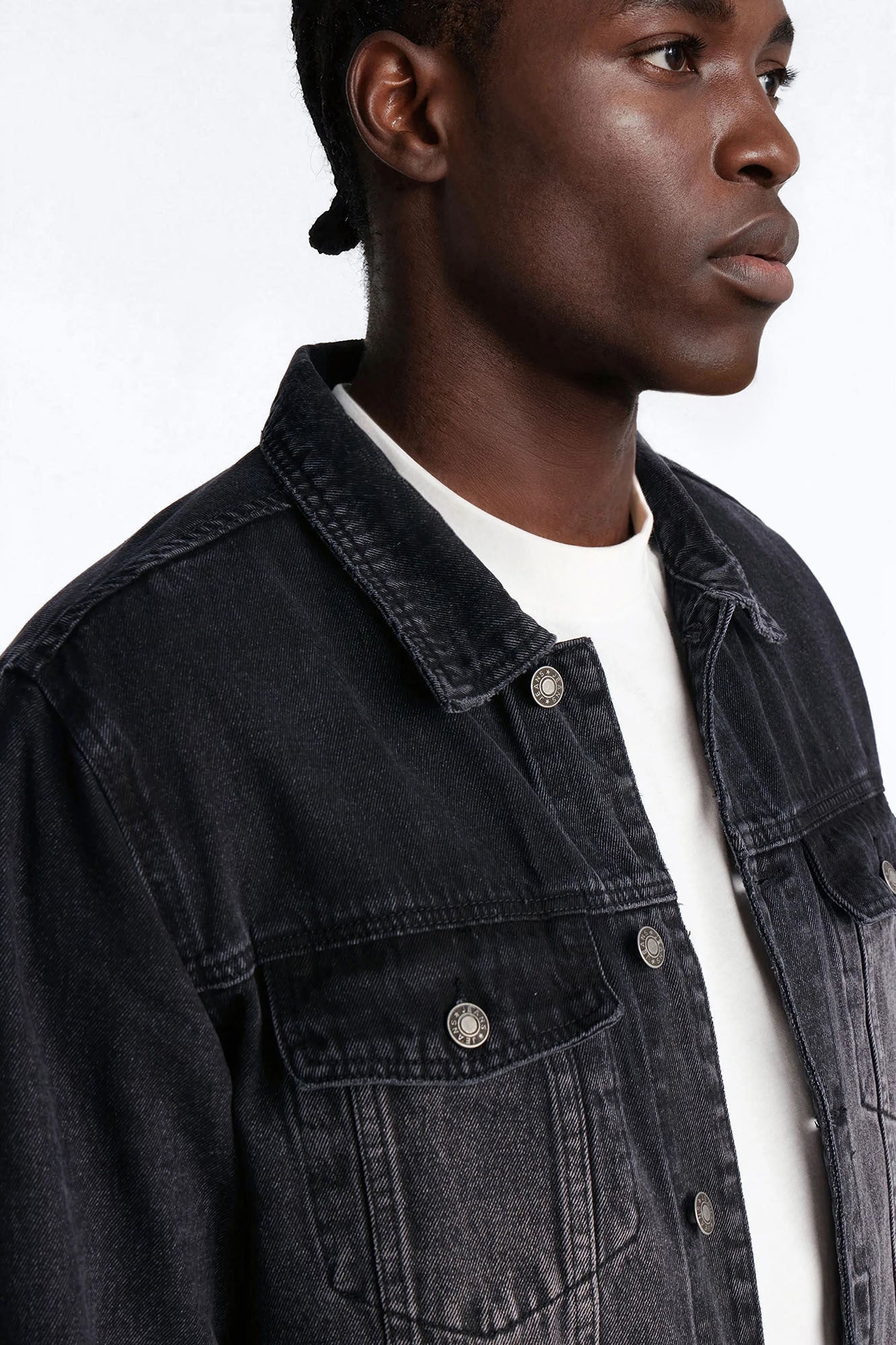 Cropped Hellfire Denim Trucker Jacket - Black Wash - Image 3