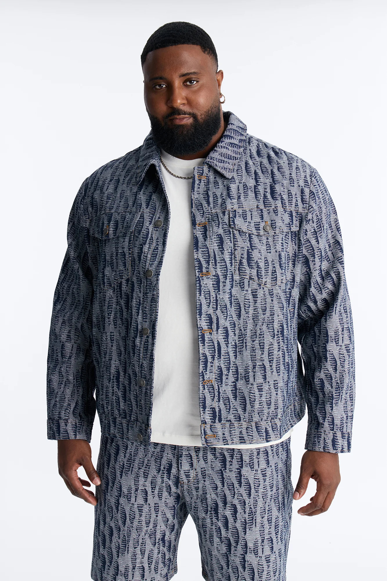 Cropped Matrix Denim Trucker Jacket - Dark Wash - Image 5