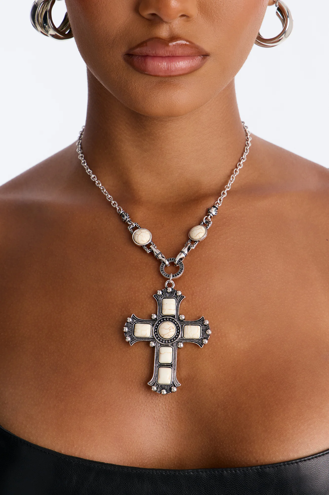 Desert Royalty Necklace - White/Silver
