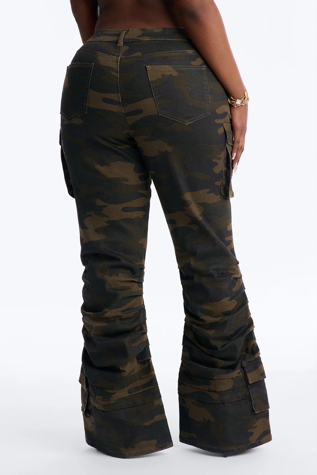 Eliza Low Rise Camo Flare Cargo Pant 33″ - Camouflage - Image 8