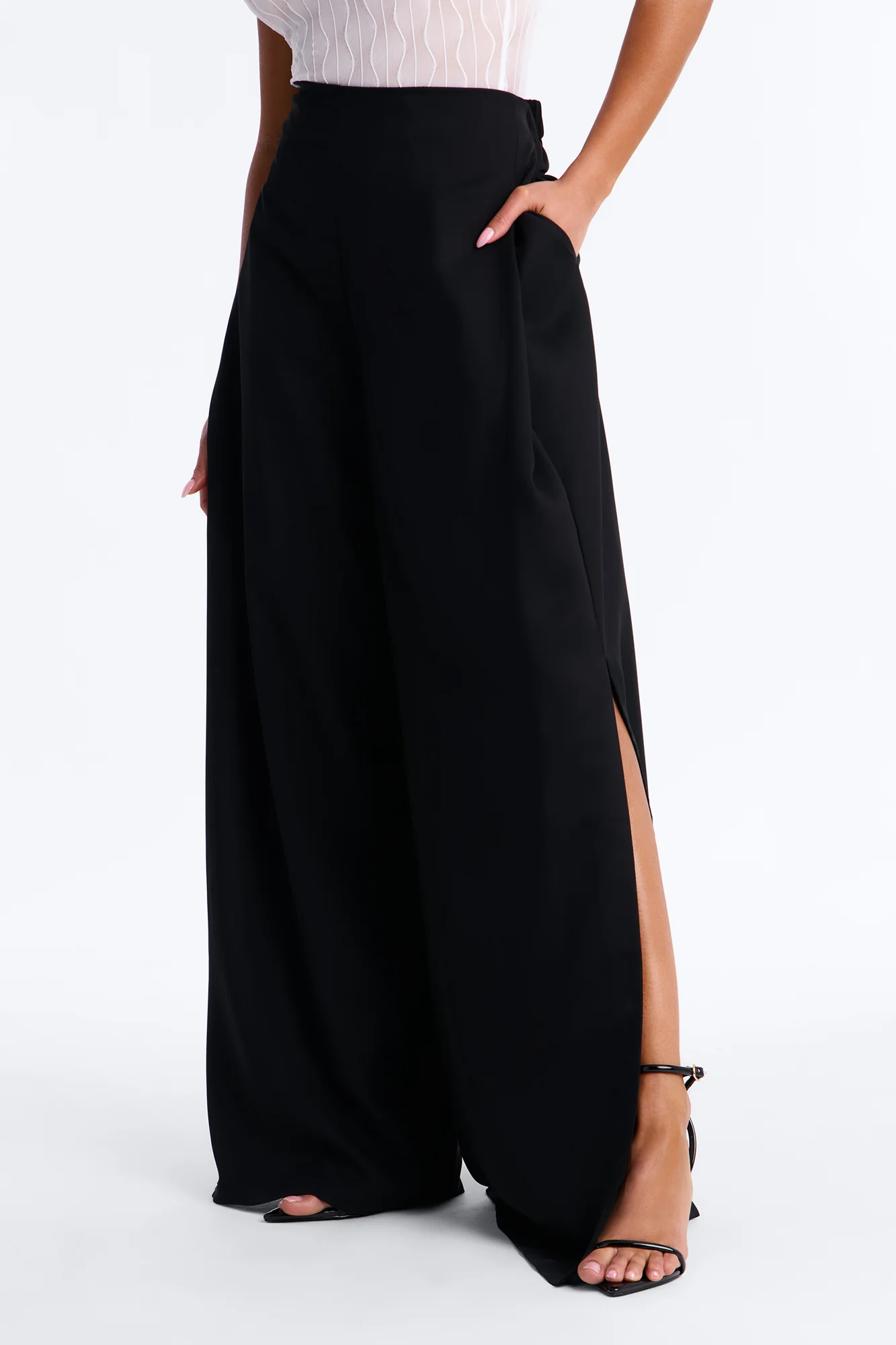 Elodie Mid Rise Super Wide Leg Crepe Pant 33″ - Black - Image 2