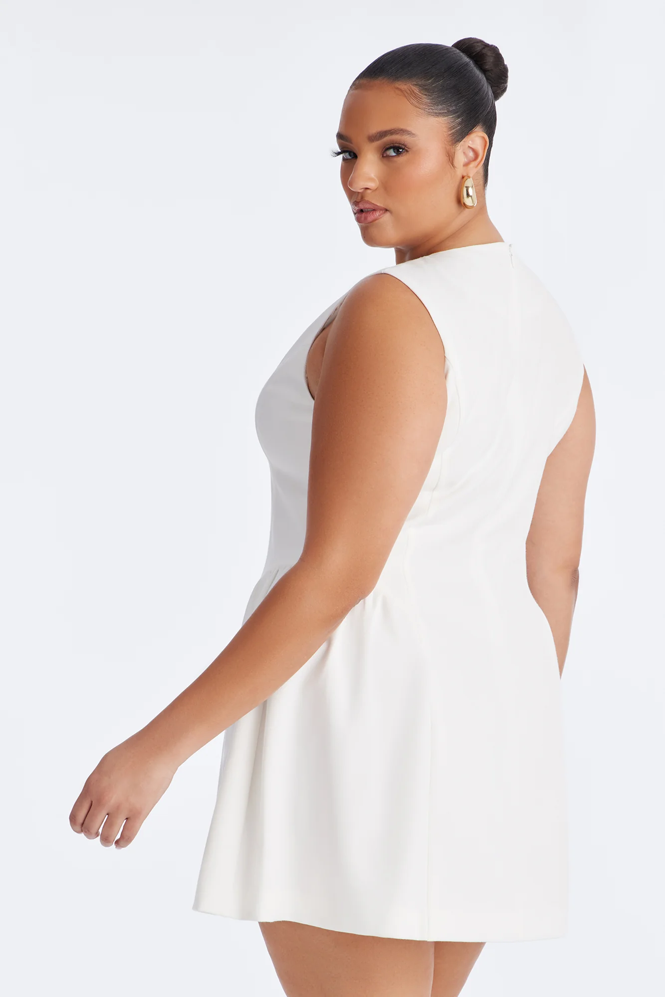 Elsie Sleeveless Button Up Mini Dress - White - Image 7