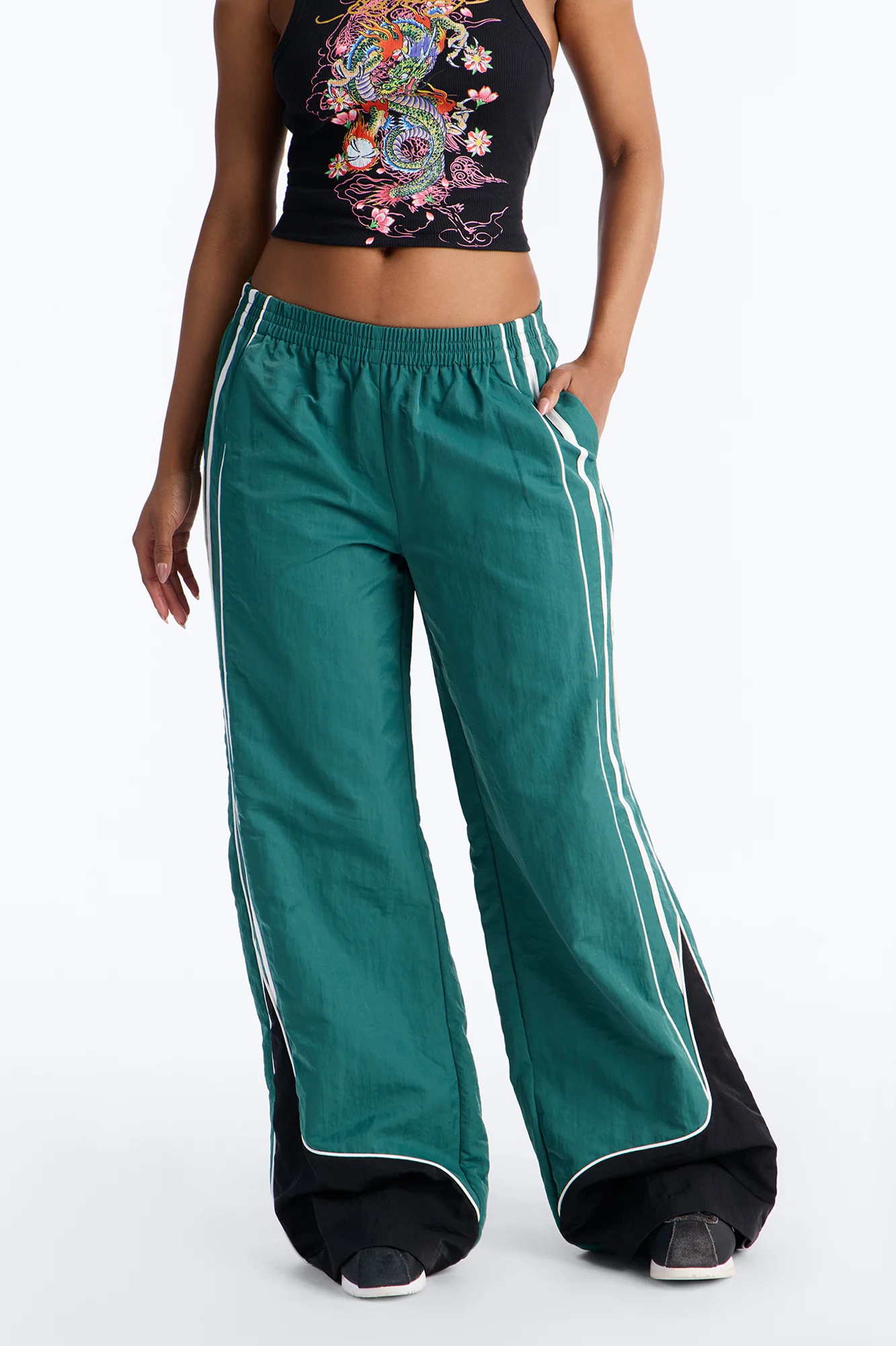 Erin Low Rise Colorblock Wide Leg Windbreaker Pant 33″ - Green/combo - Image 2