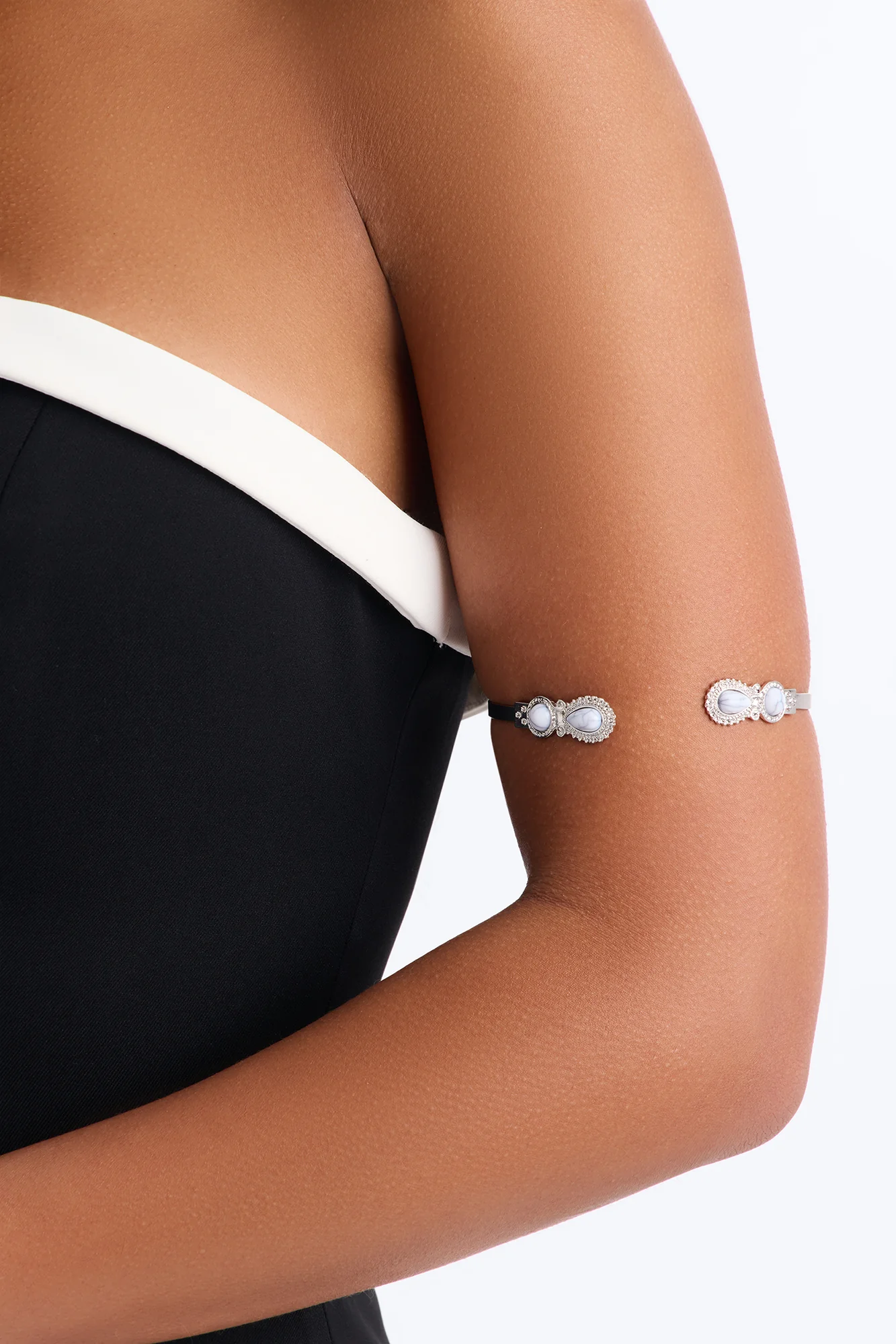 Frontier Stone Arm Cuff - White/Silver