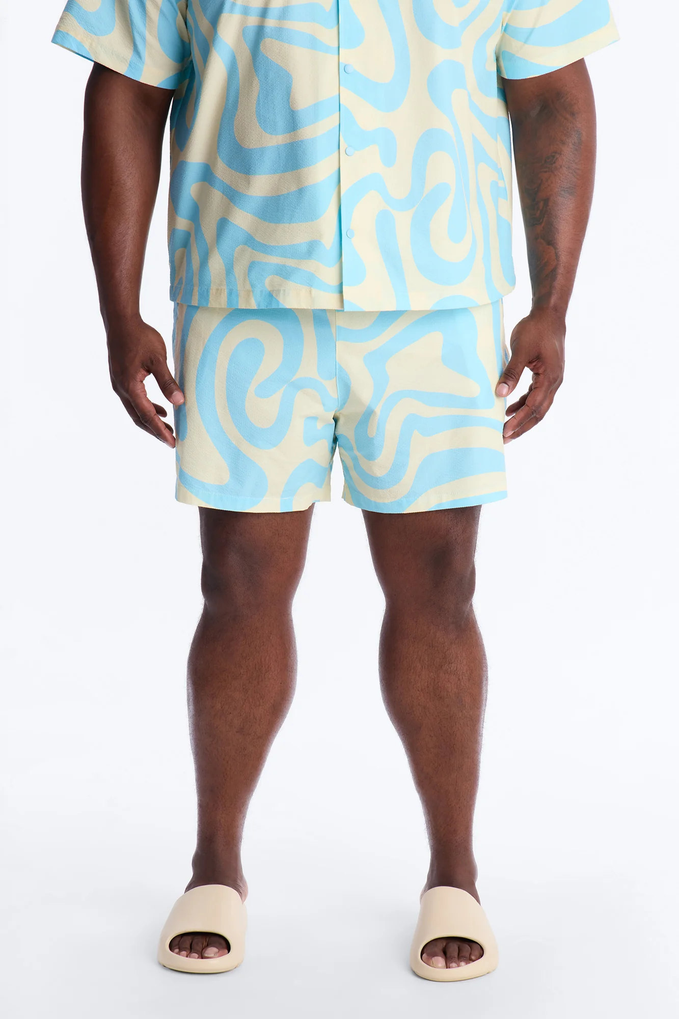Groovy Abstract Printed Seersucker Swim Trunk 6″ - Blue - Image 6