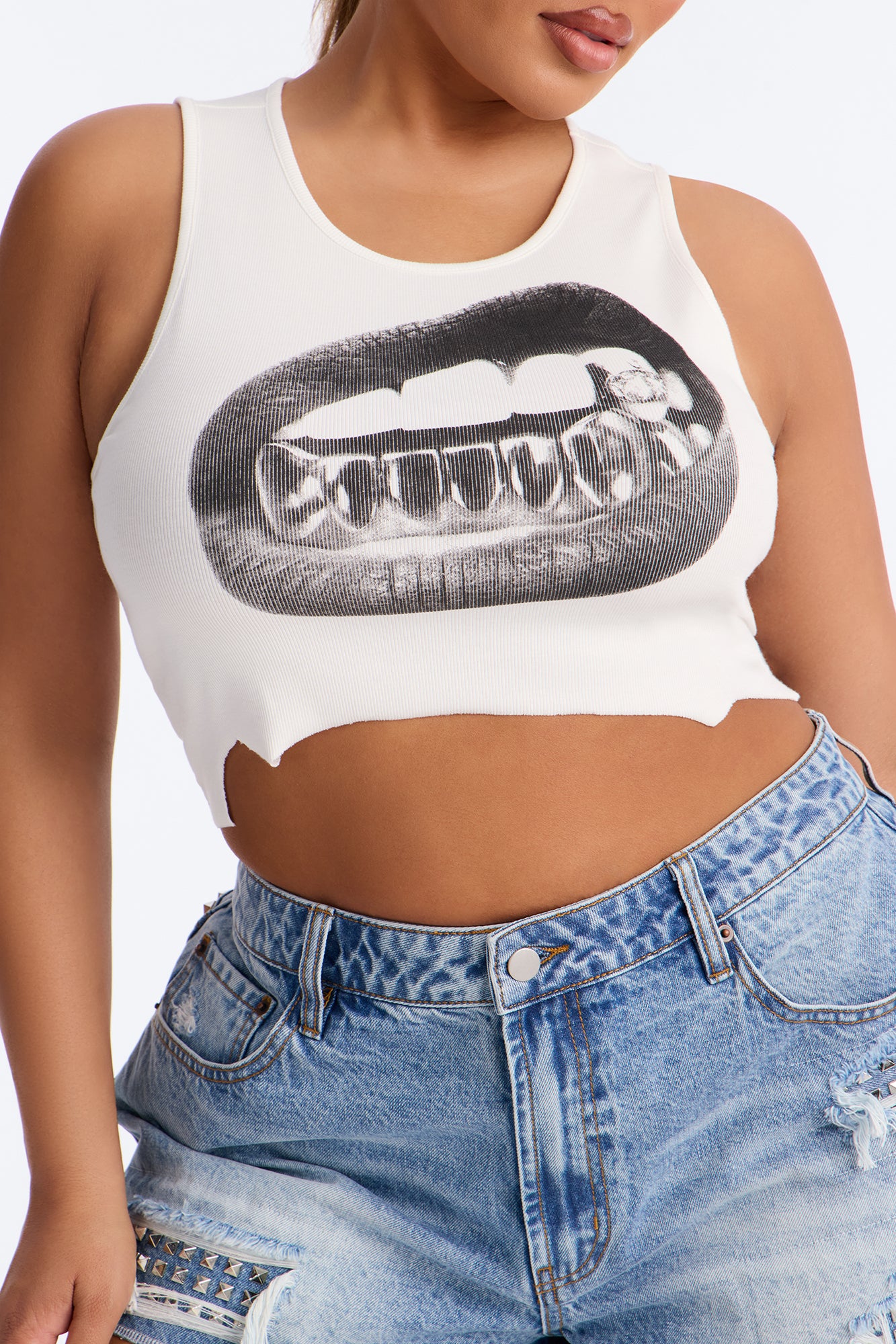 Hot Intention Lips Distressed Tank - White - Image 7