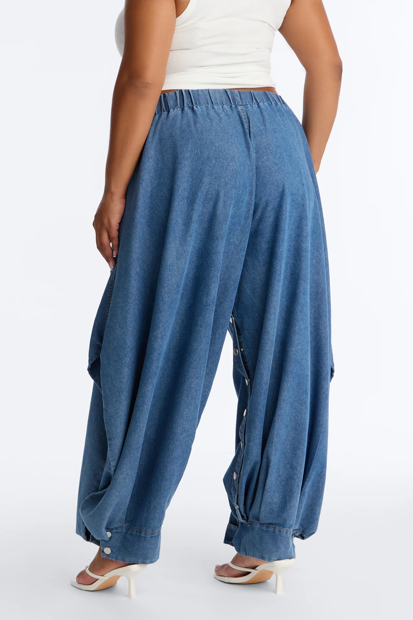 Ivy Tie Waist Balloon Leg Button Seam Pant - Medium Wash - Image 8