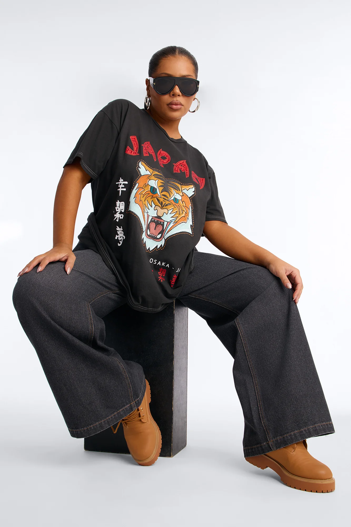 Japan Rhinestone Washed Tiger Tee - Black Wash - Image 5