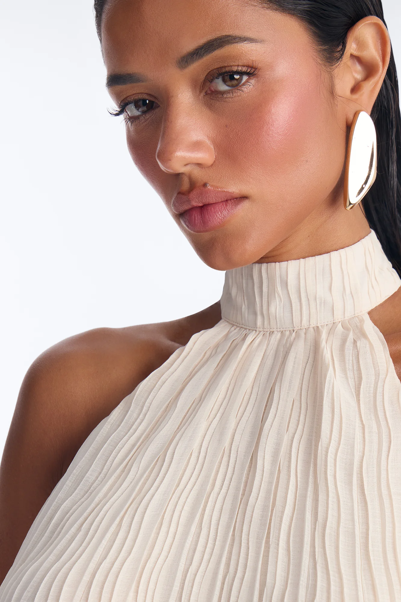 Juliet Plisse Chiffon Halter Mini Dress - Cream - Image 3