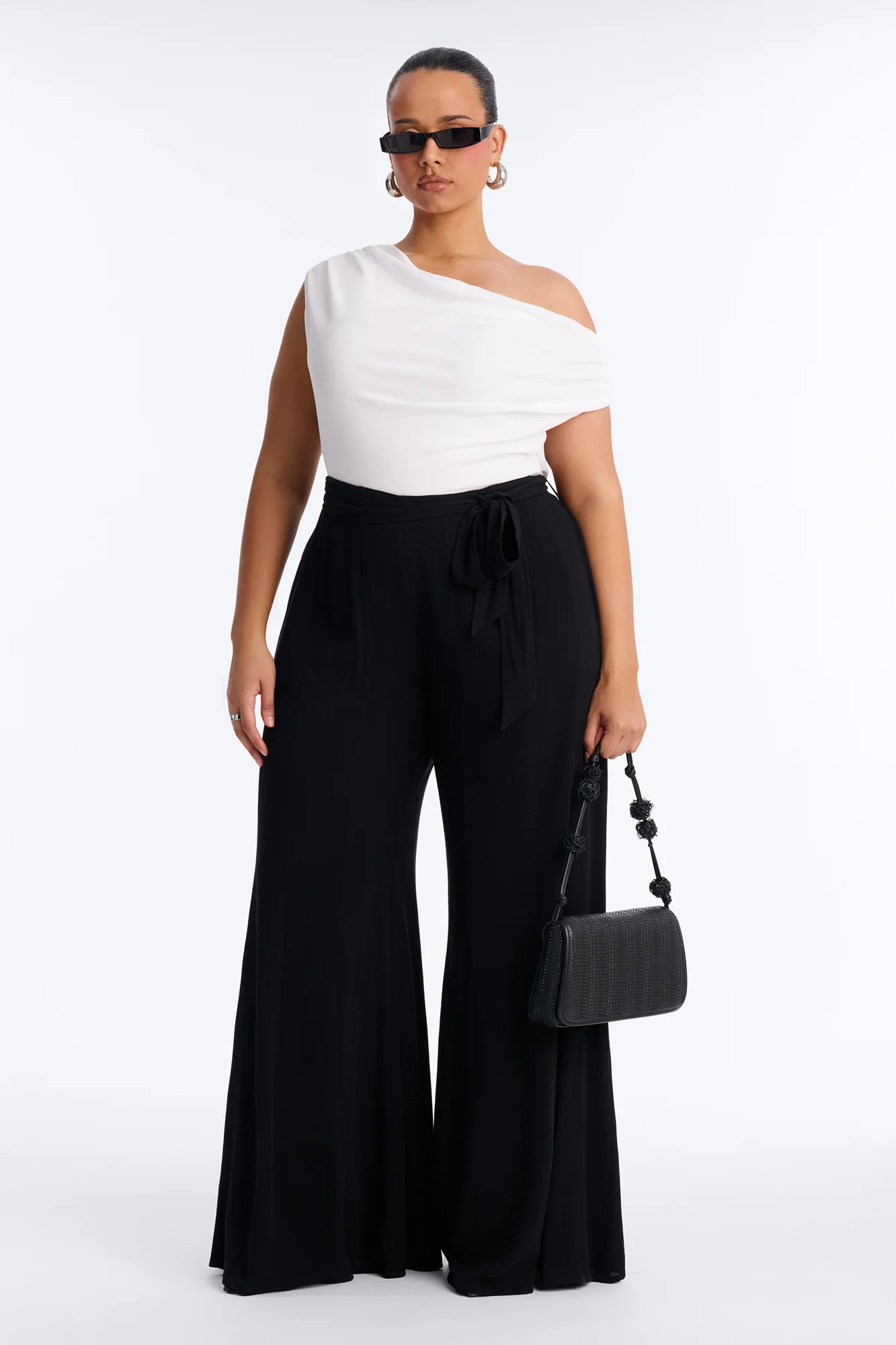 Kelsey Mid Rise Tie Waist Flowy Wide Leg Pant 34″ - Black - Image 5