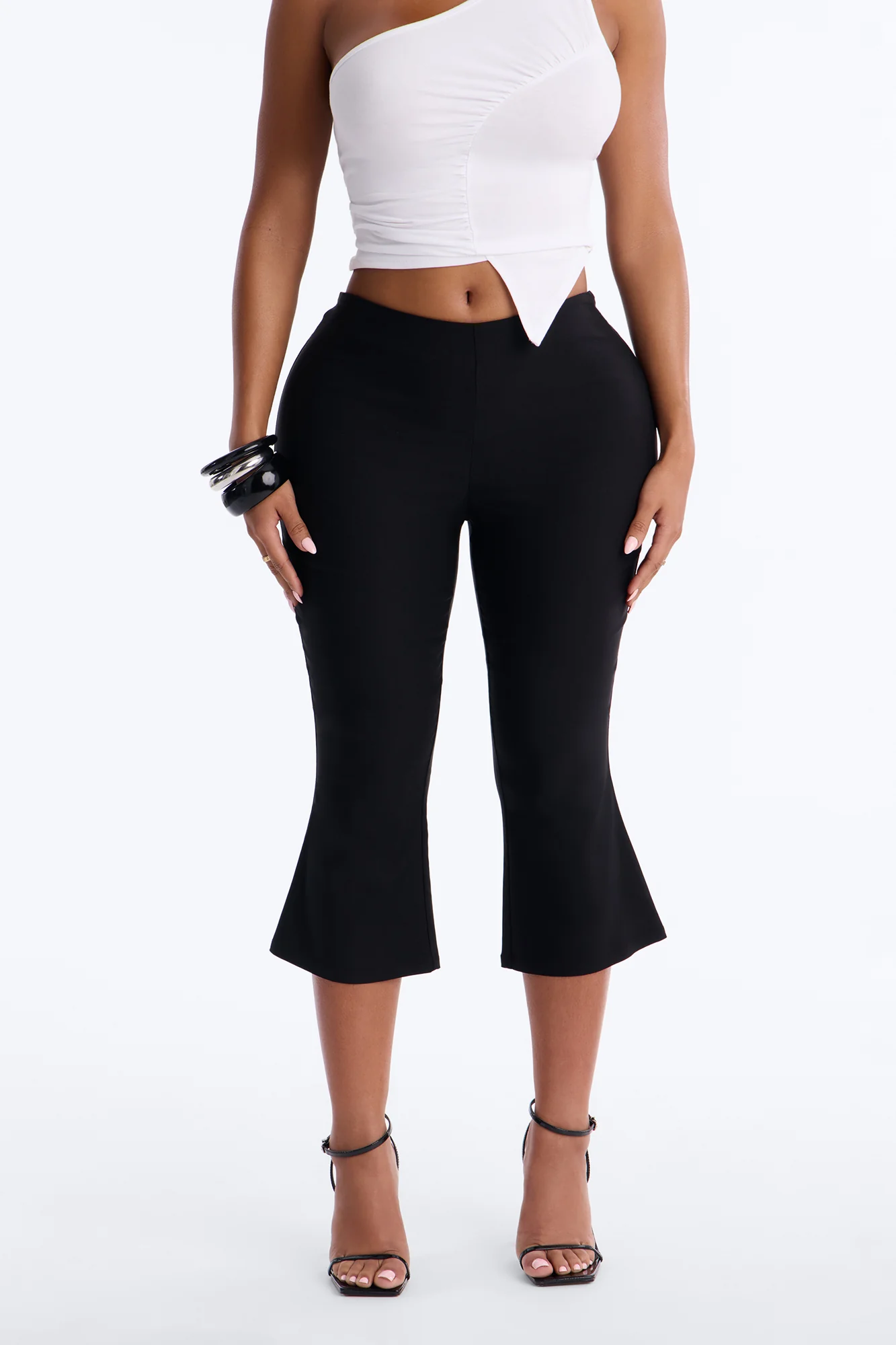 Lenora Capri Mid Rise Pant - Black - Image 2
